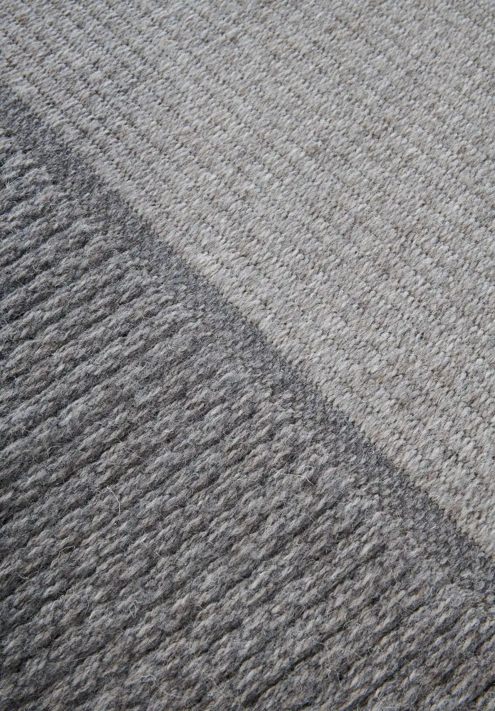 1843 106103 Rug - Image 5