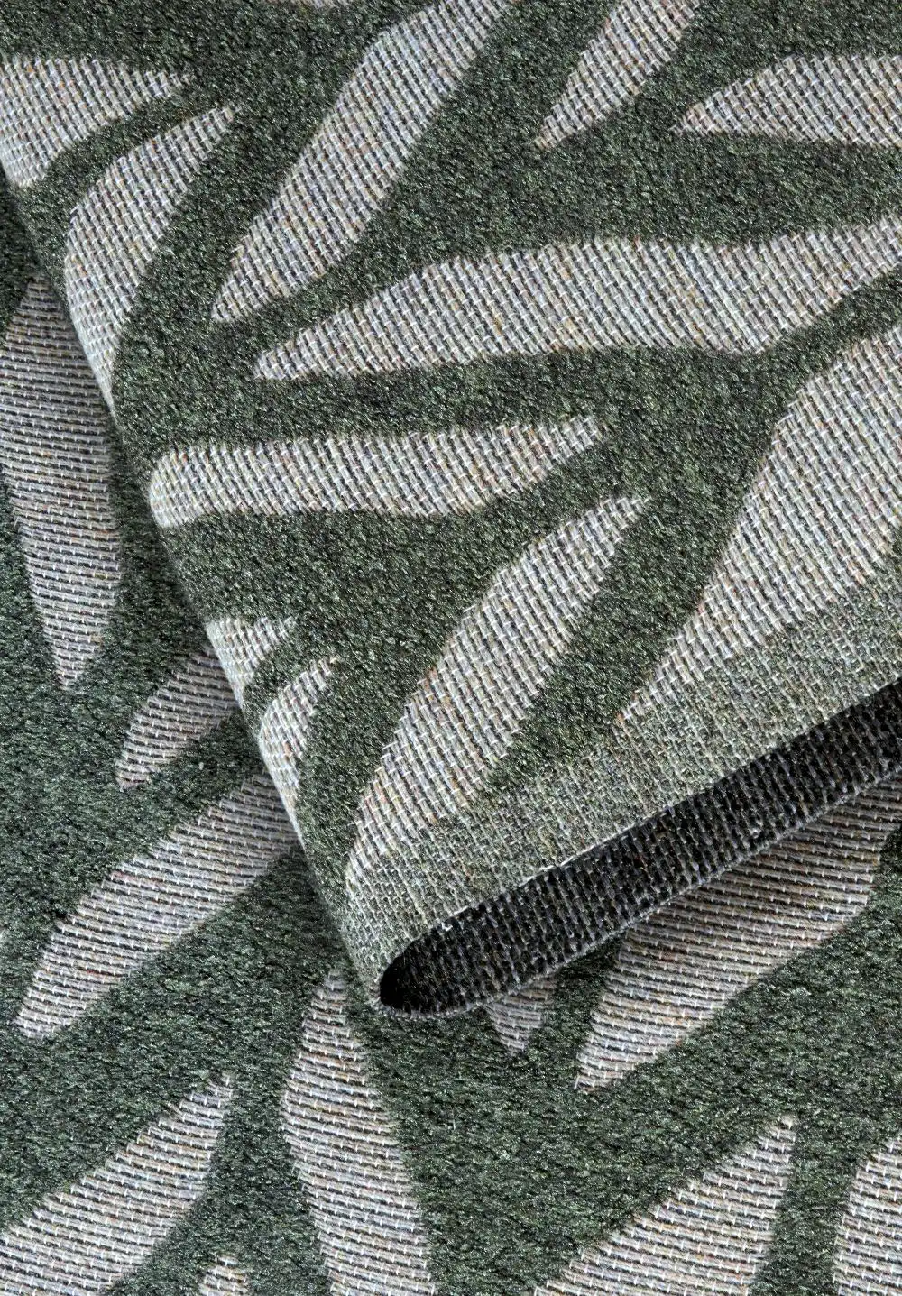 1883 Indoor Outdoor 106157 Jungle Green Rug - Image 4