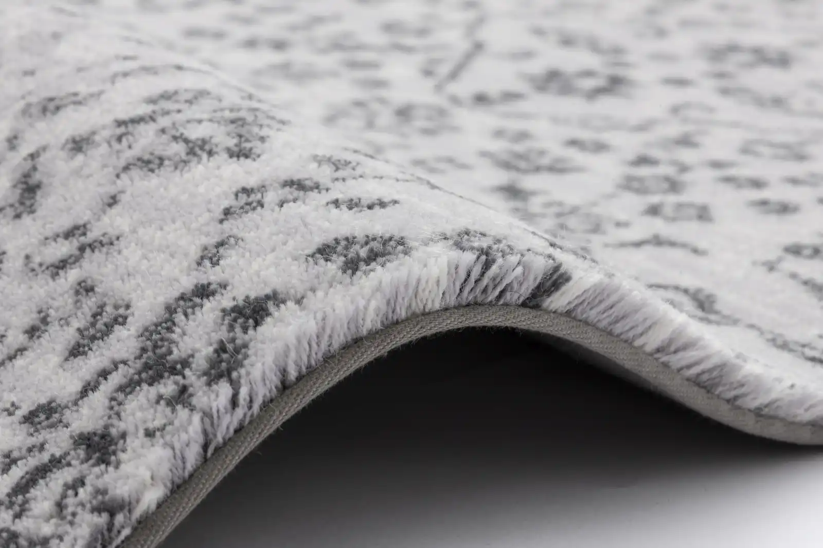 Agnus Claudine Platinum Rug - Image 3