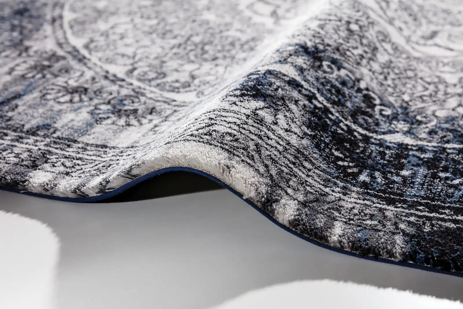 Agnus Currus Black Rug - Image 3