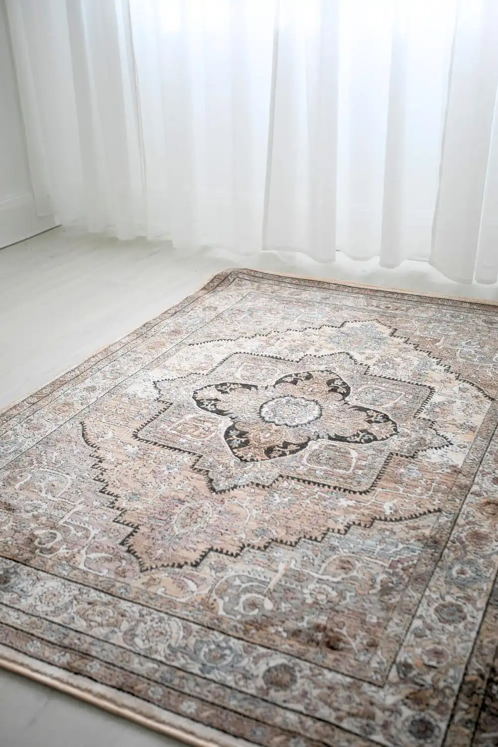 Alia 842G5 Anthracite Grey Rug - Image 5