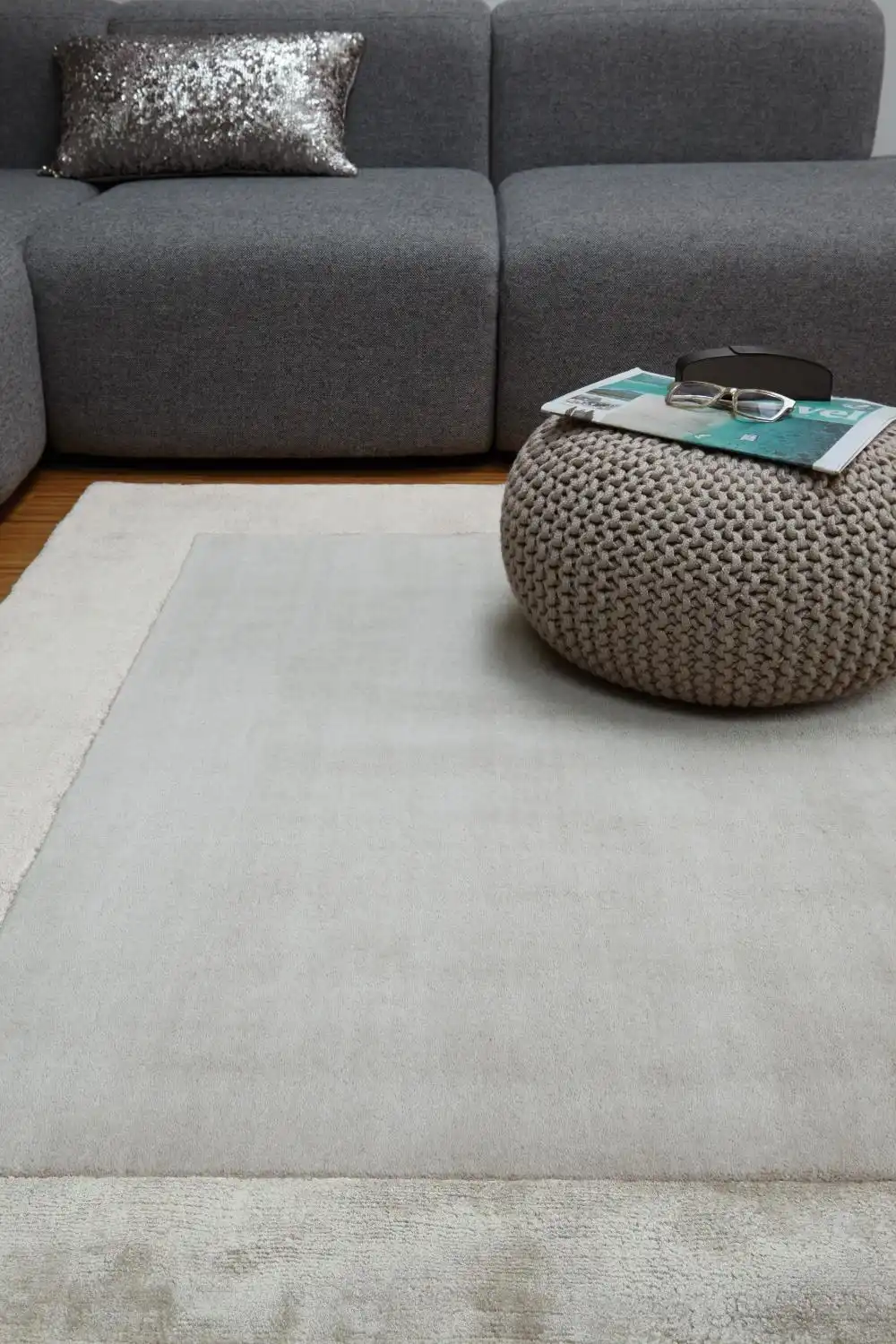 Ascot Ascot Silver With  a bluey center Rug - Image 3