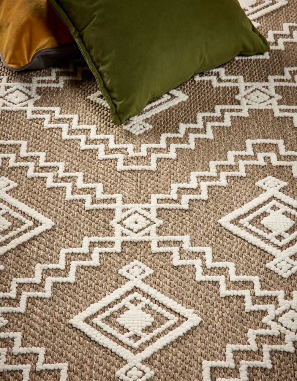 Atlas indoor / Outdoor Coffee Diamond - Image 3