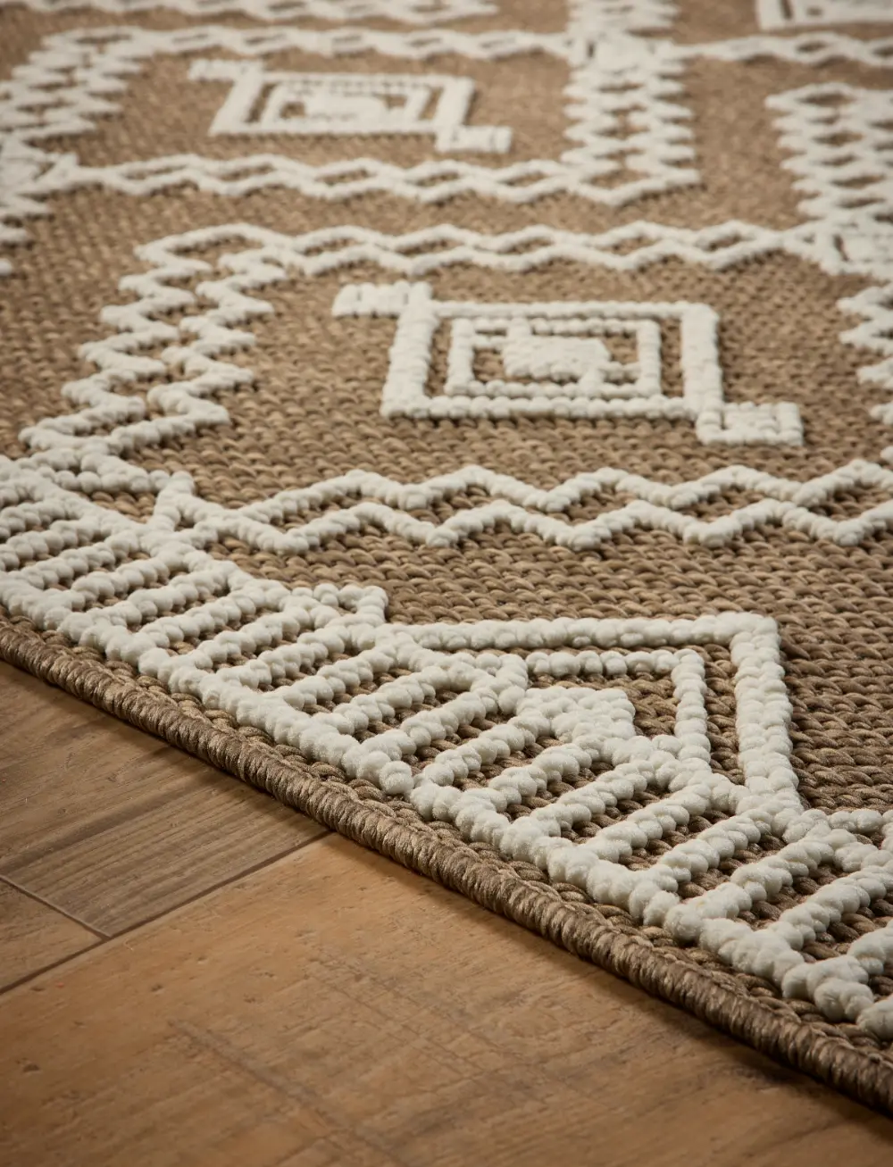 Atlas indoor / Outdoor Coffee Diamond - Image 5