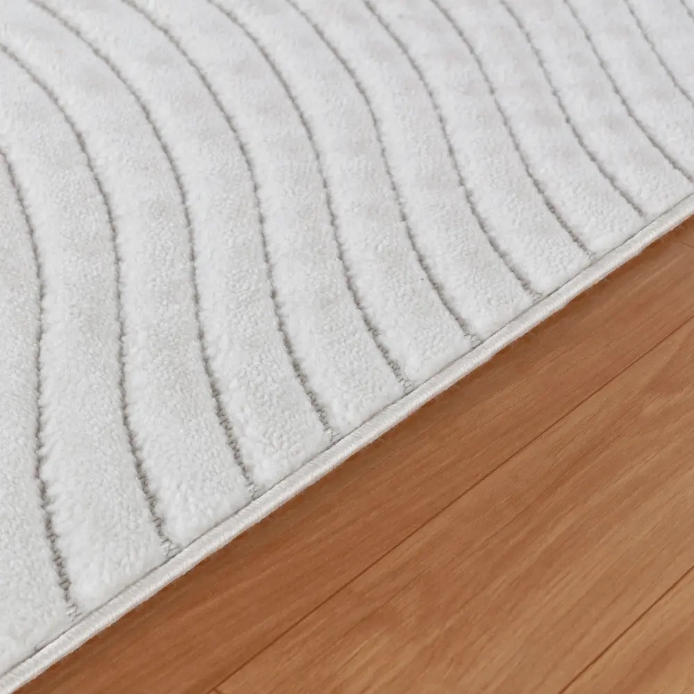 Ayumi In- & Outdoor 3D High & Low Pile Textured White Rug - Image 3