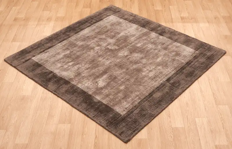Blade Border Chocolate Mocha Rug