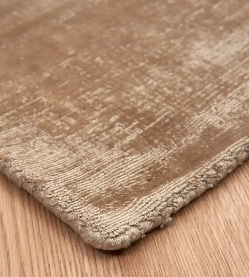 Blade Soft Gold Rug - Image 3