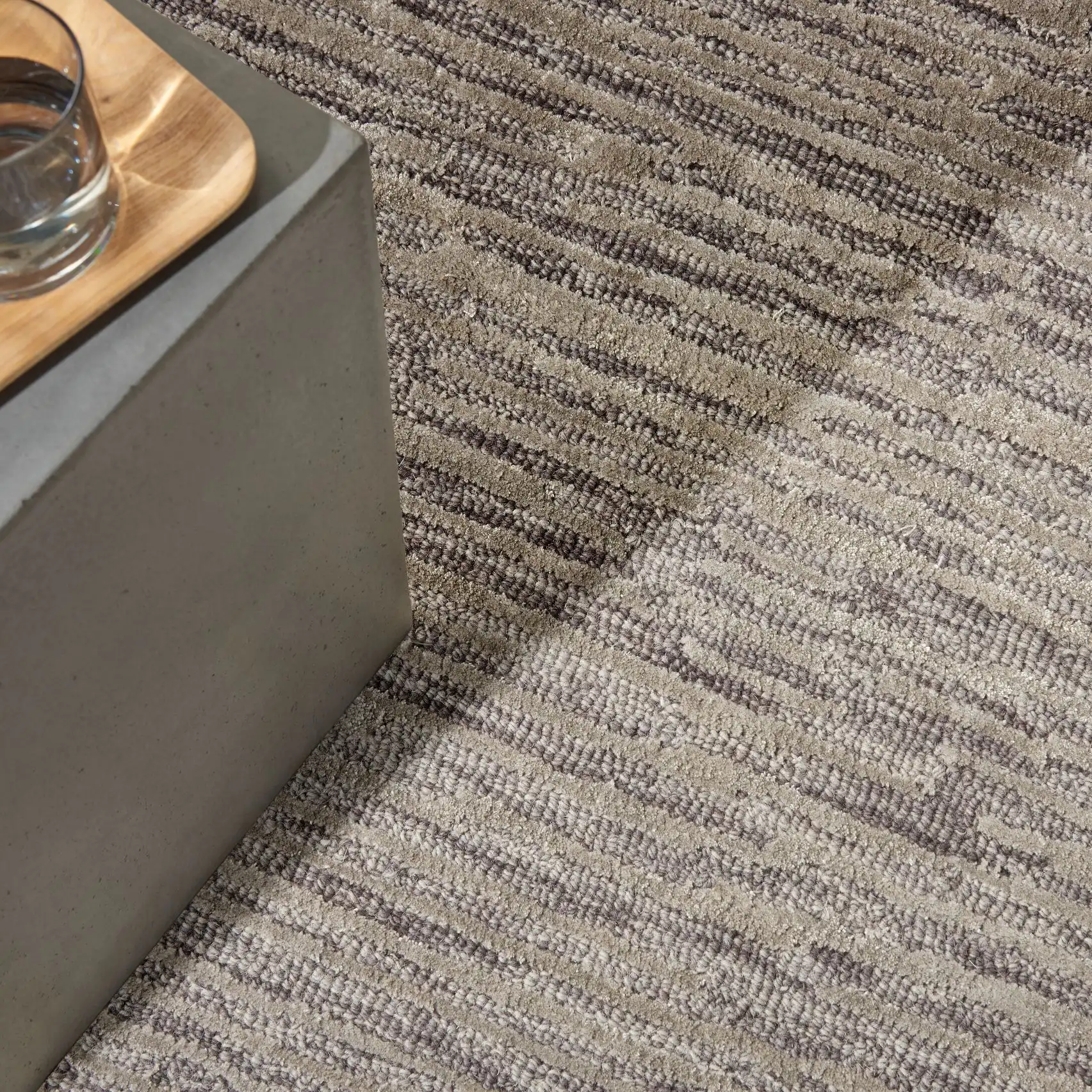 CK010 Linear LNR01 Grey Rug - Image 3