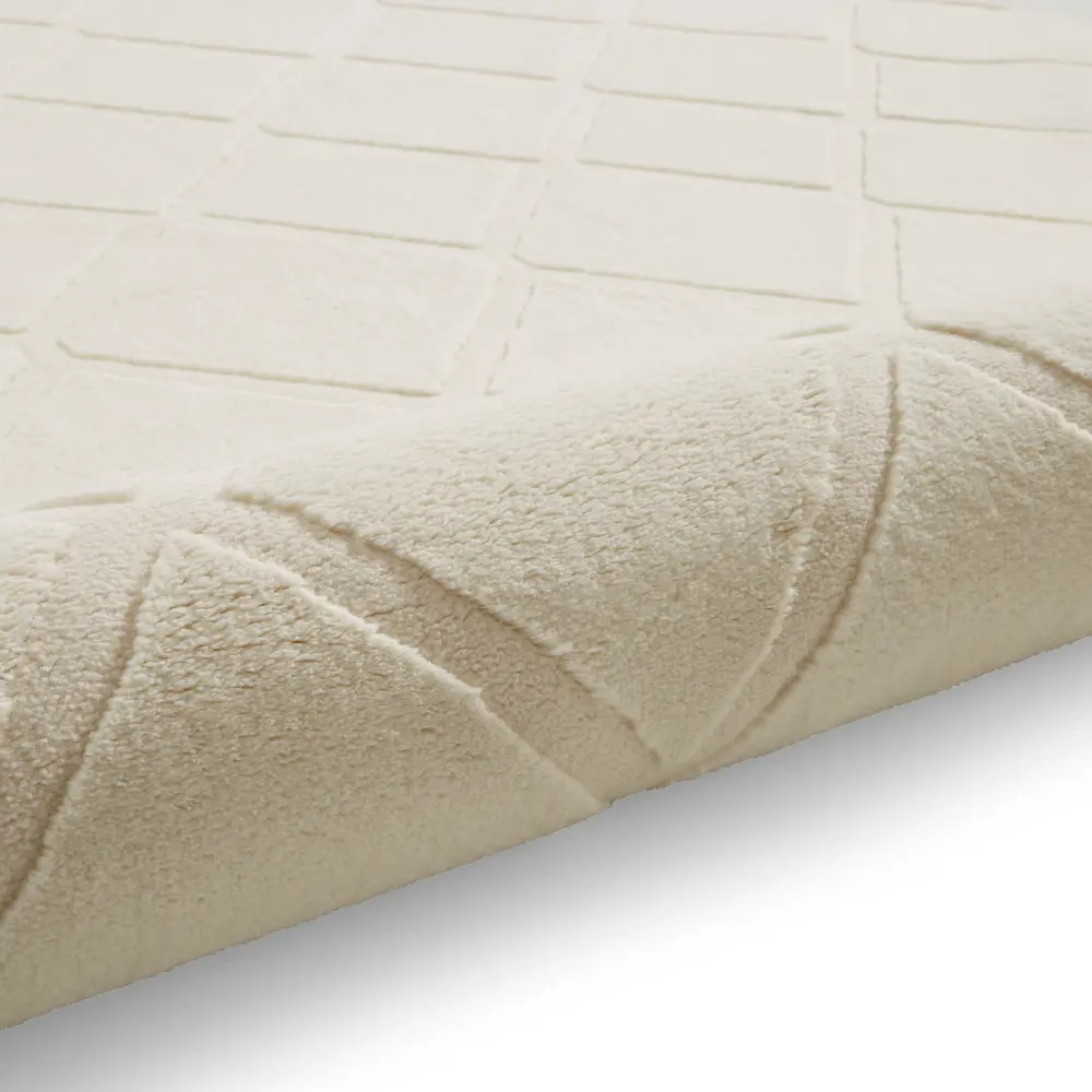 Catherine Lansfield Cosy Diamond Cream - Washable - Image 5