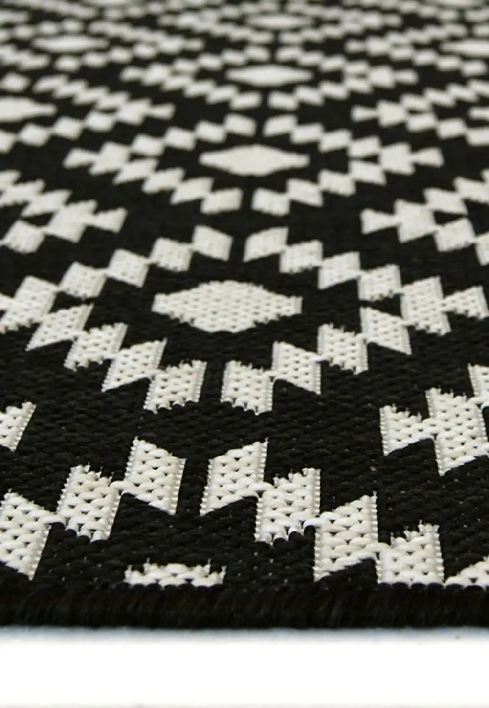 County Indoor Outdoor Genesis BLACK Rug - Image 2
