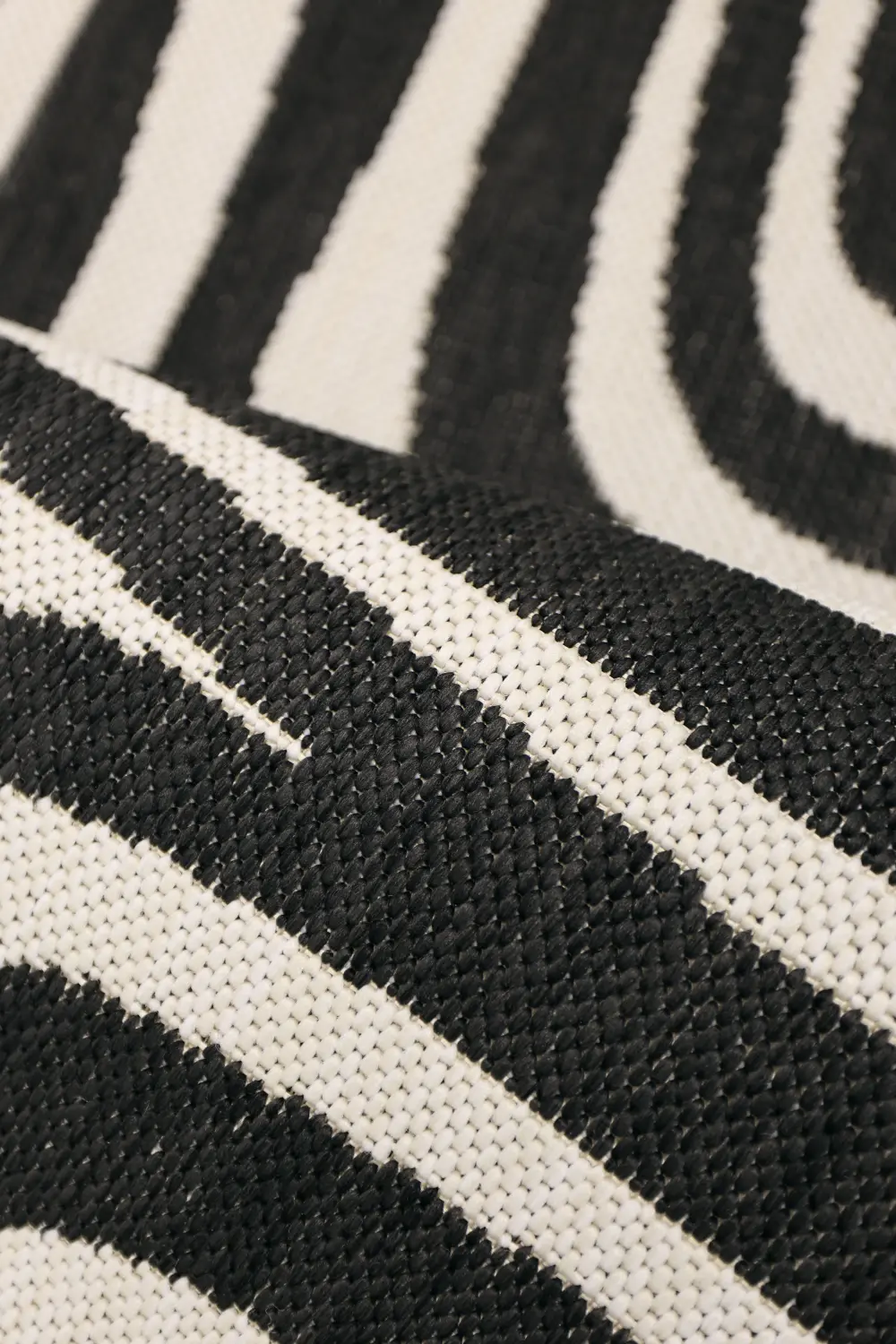 COUNTY Zebra Black Indoor/Outdoor - Image 5