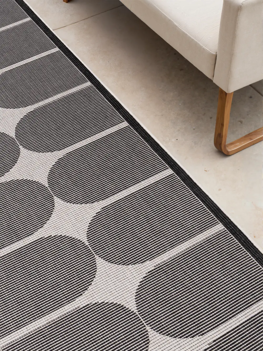 Duet 106244 Black White Indoor / Outdoor Reversible - Image 9
