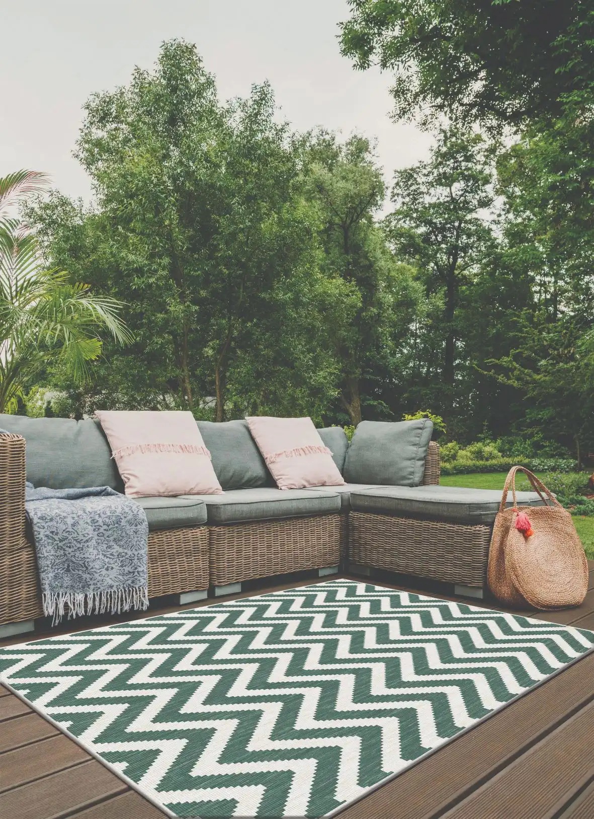 Duo Weave Indoor/Outdoor Chevron Green Rug