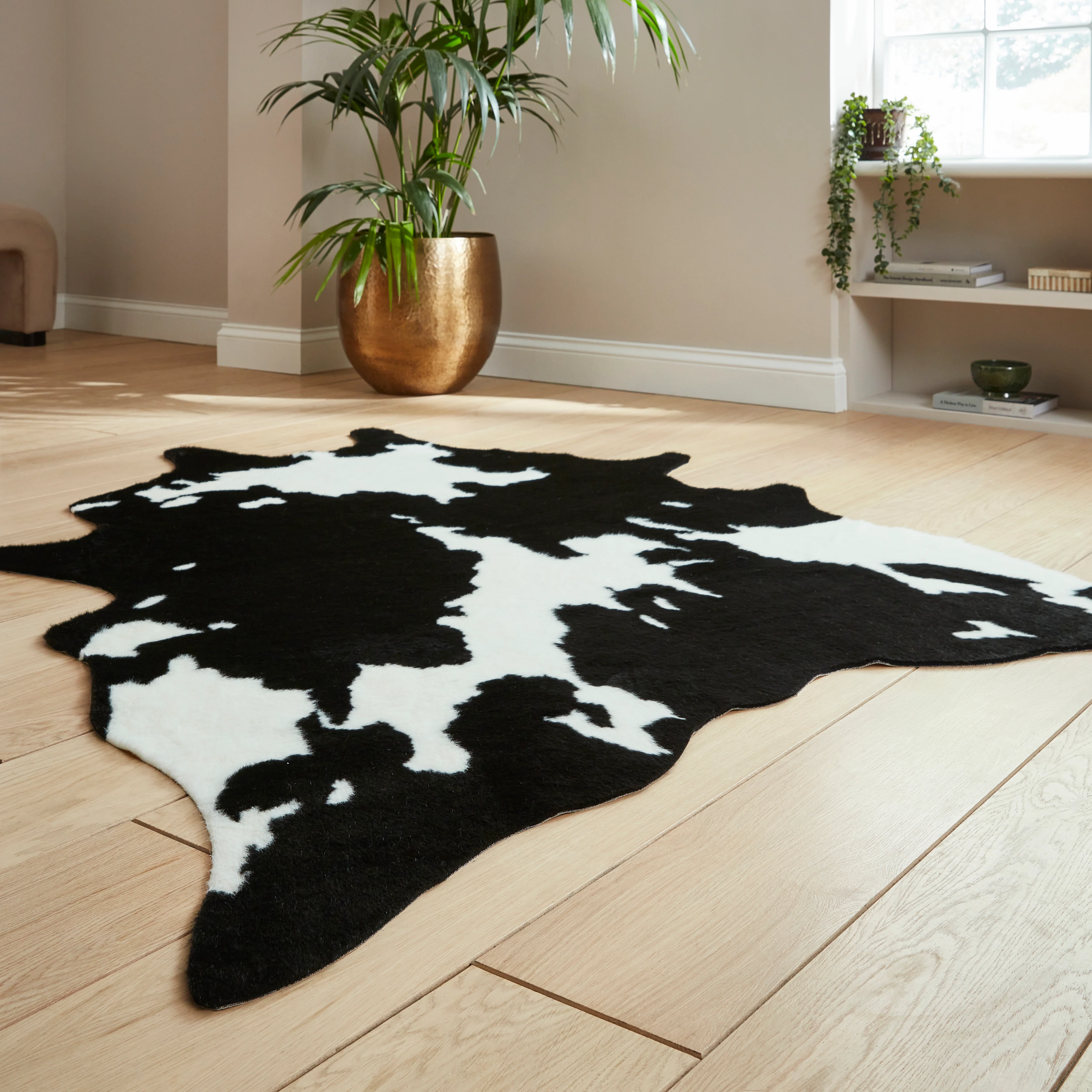 Faux Fur Cow Black/White - Image 2