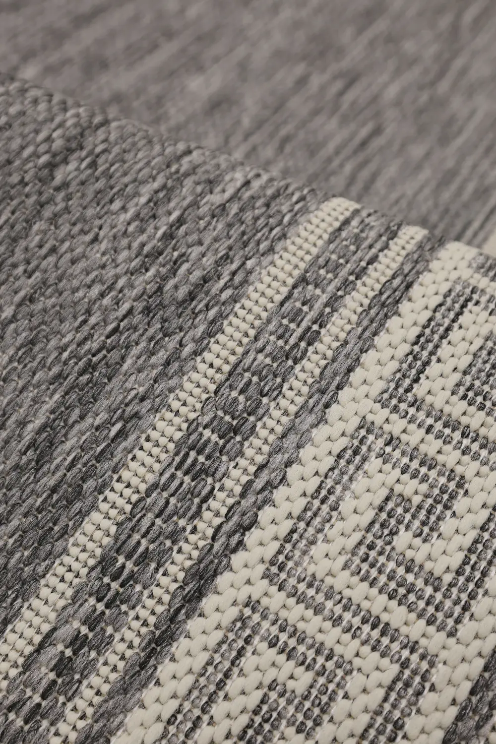 FLATWEAVE GEL Greek Key New Steel Grey - Image 5