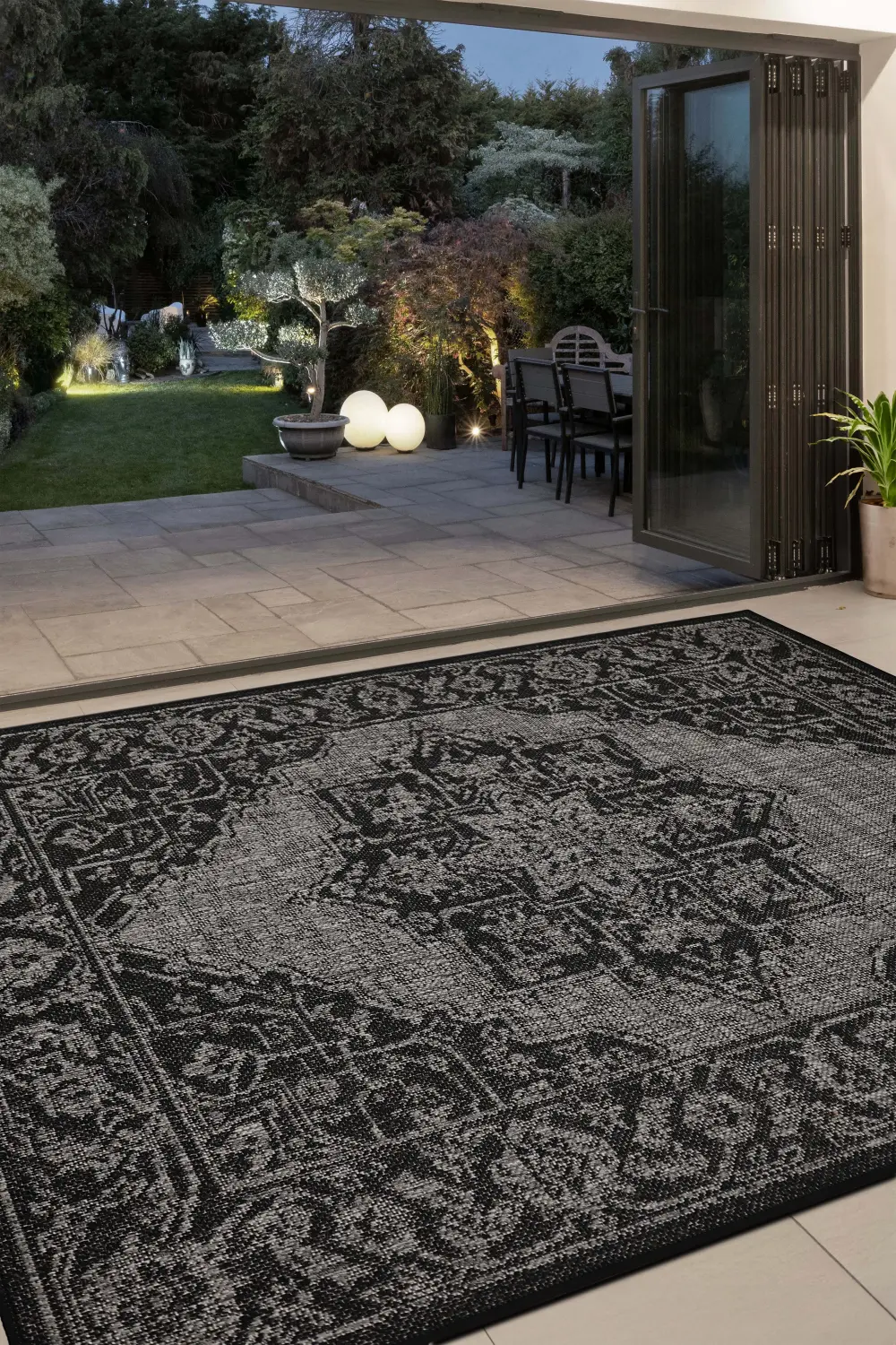 FLATWEAVE GEL Medallion Black