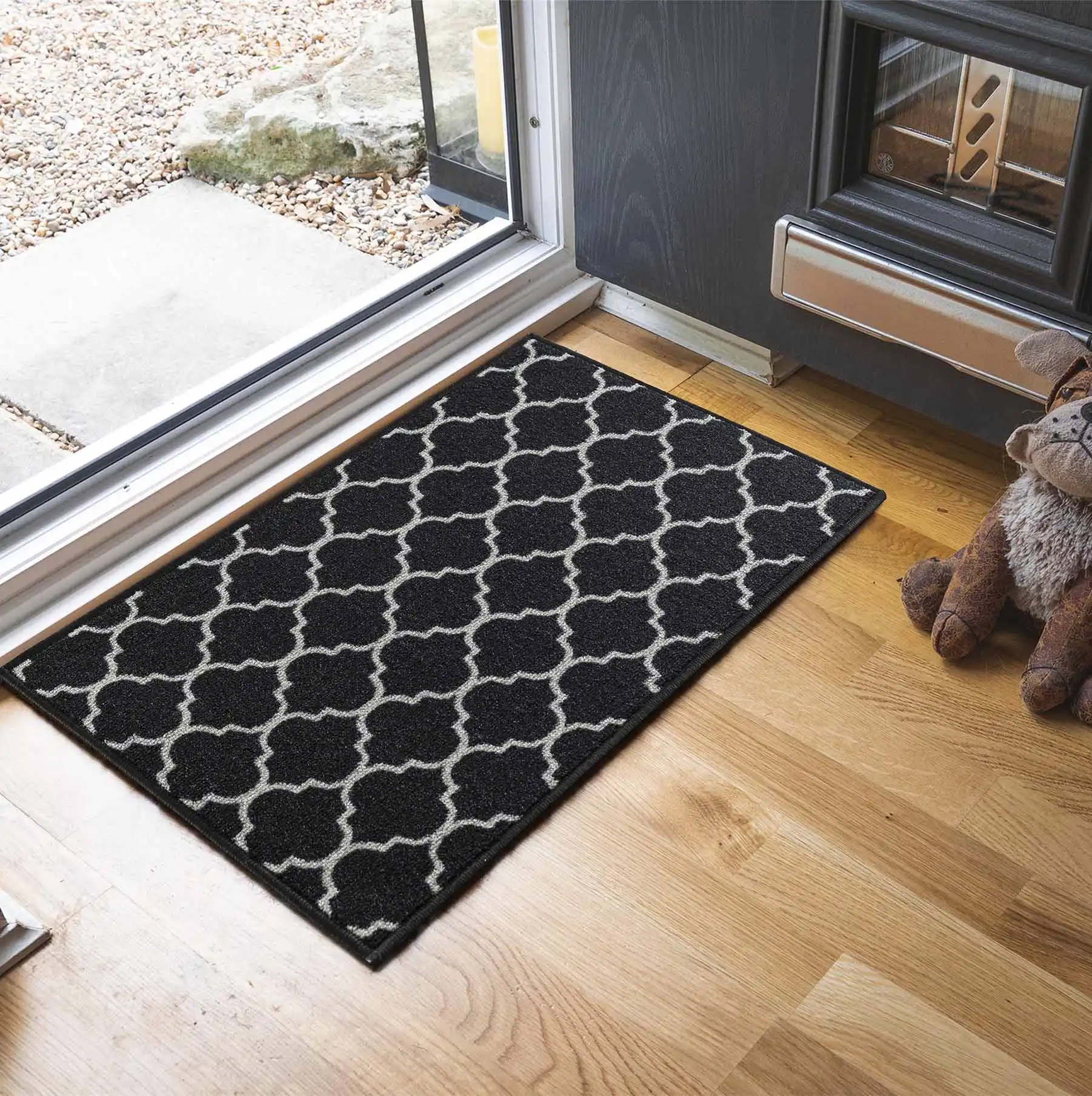 Washable Gel-Back Havana Trellis Black Rug