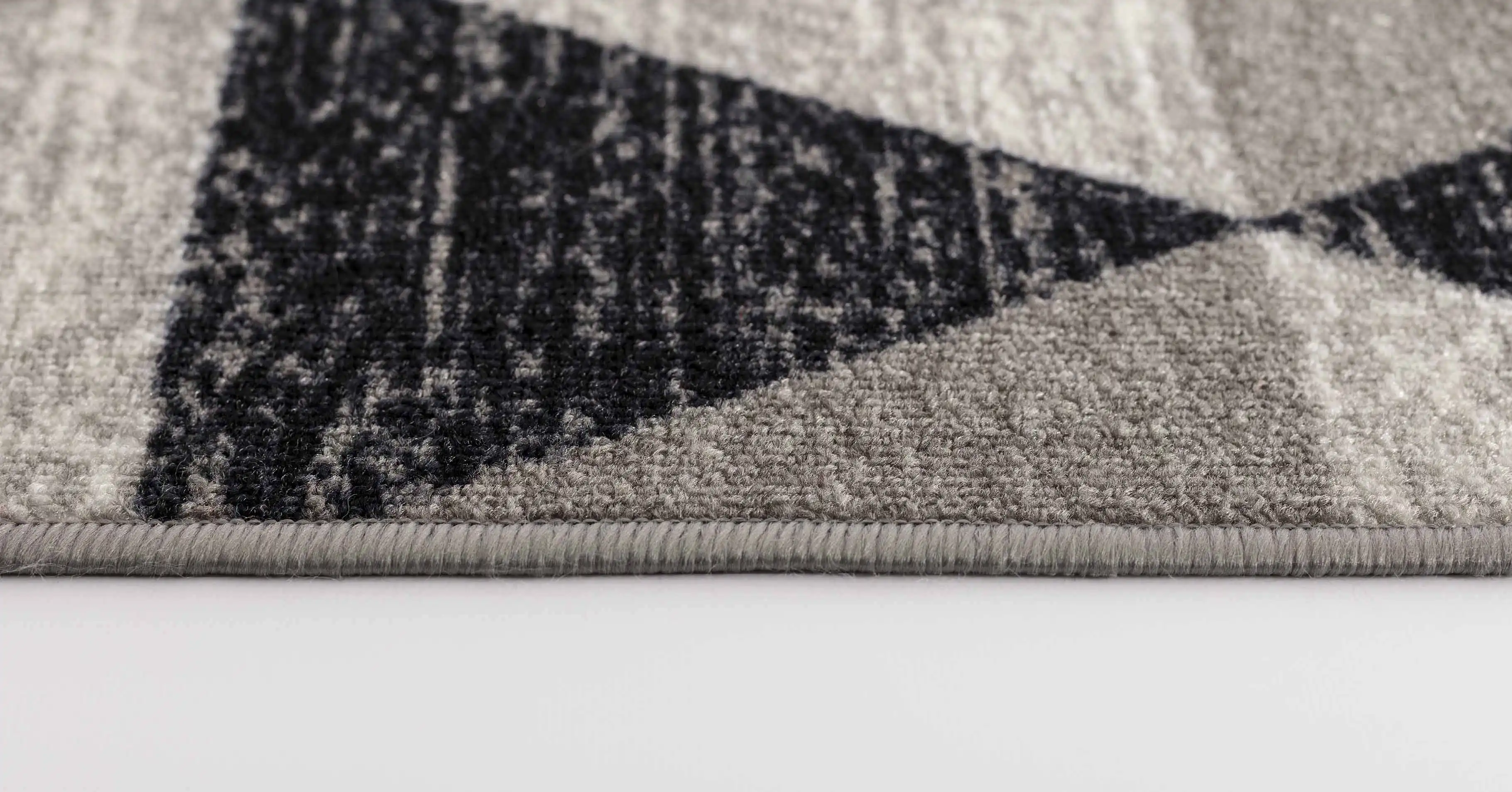 Washable Gel-Back Havana Triangle Grey Rug - Image 3