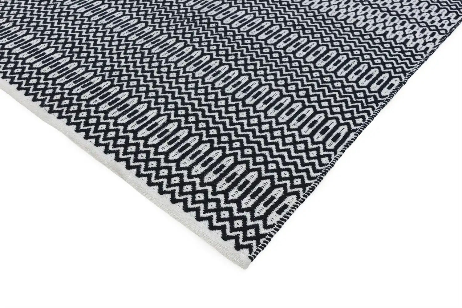 Halsey Black Rug - Image 4