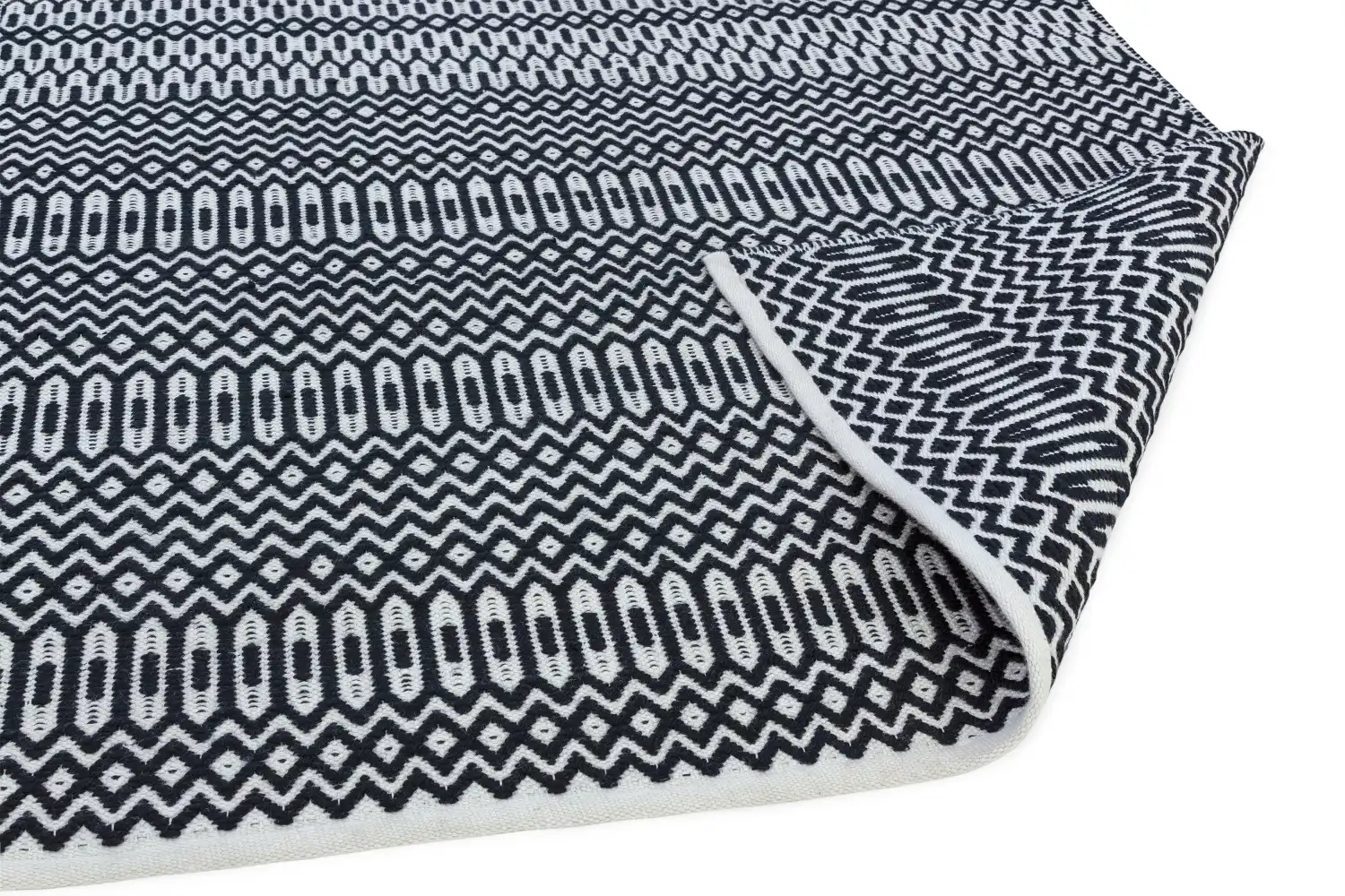 Halsey Black Rug - Image 5
