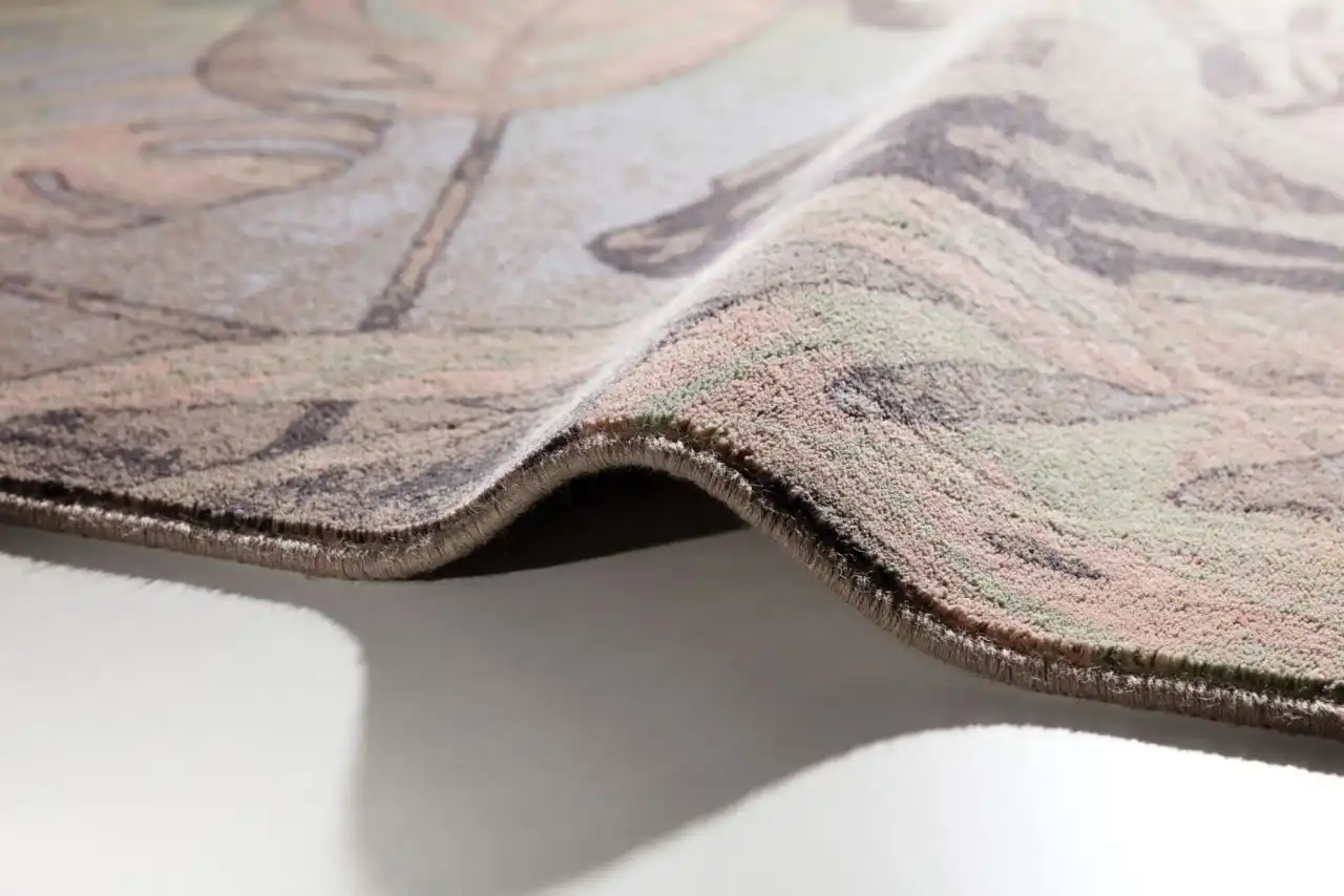 Isfahan Elish Rose Rug - Image 3