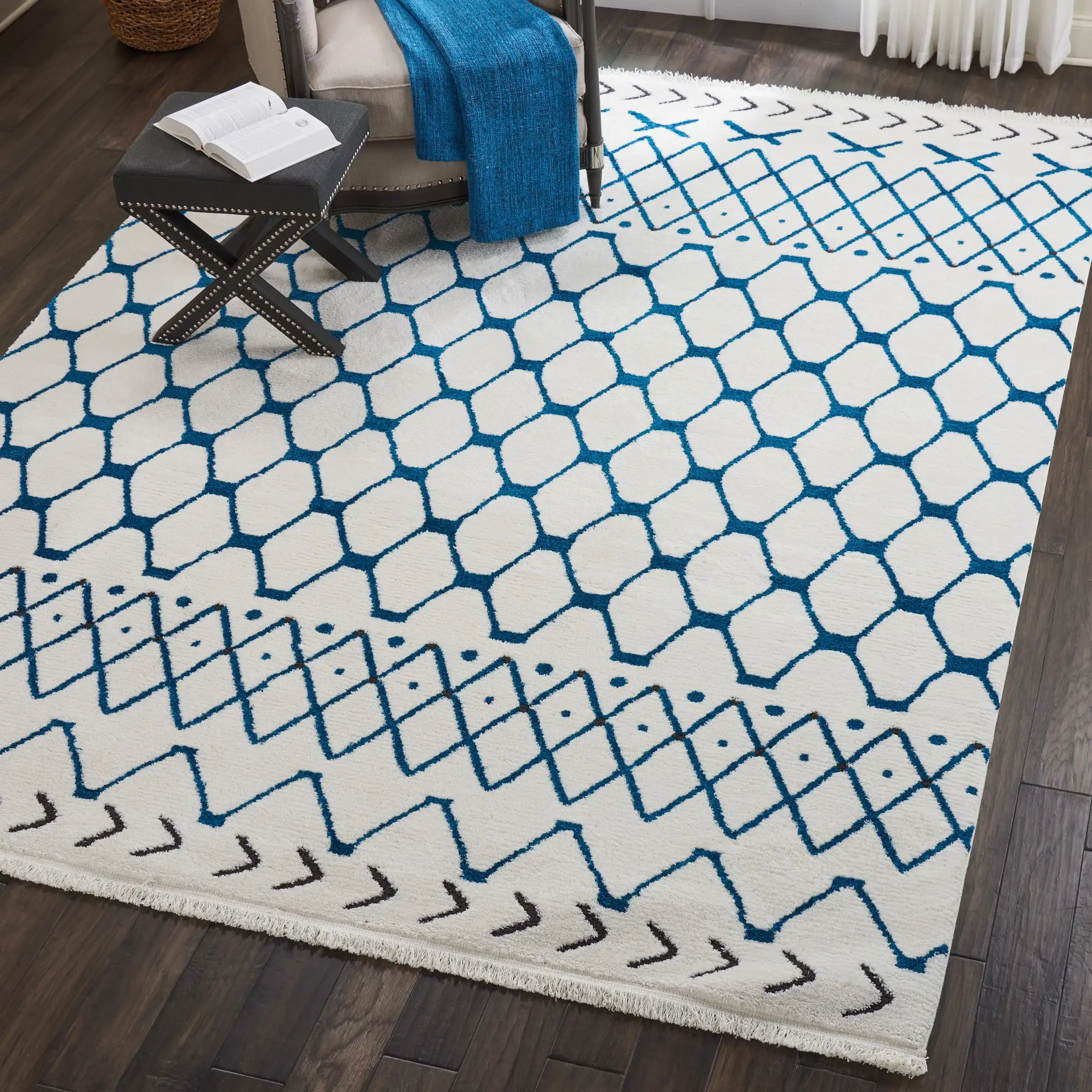 Kamala DS500 White Blue Rug - Image 4