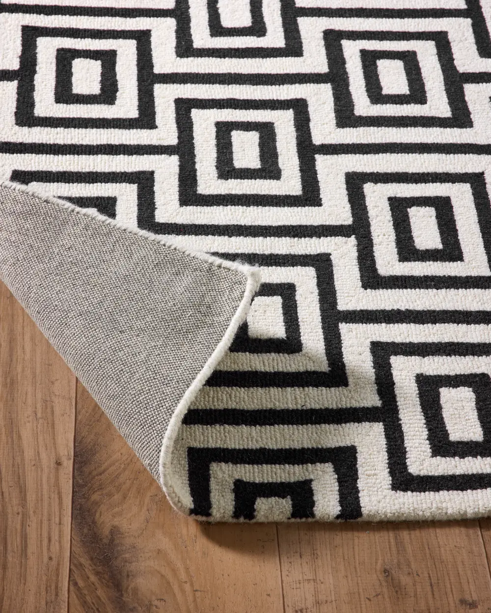 Labyrinth Black/Ivory - Image 5