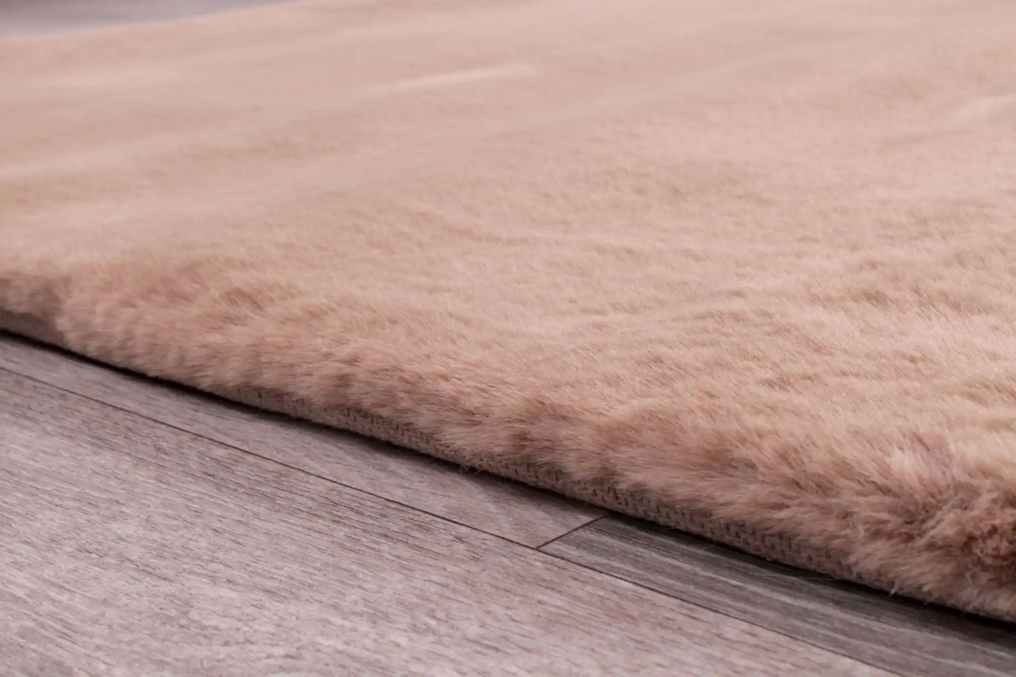 Luxe Faux Fur Beige Rug - Image 4