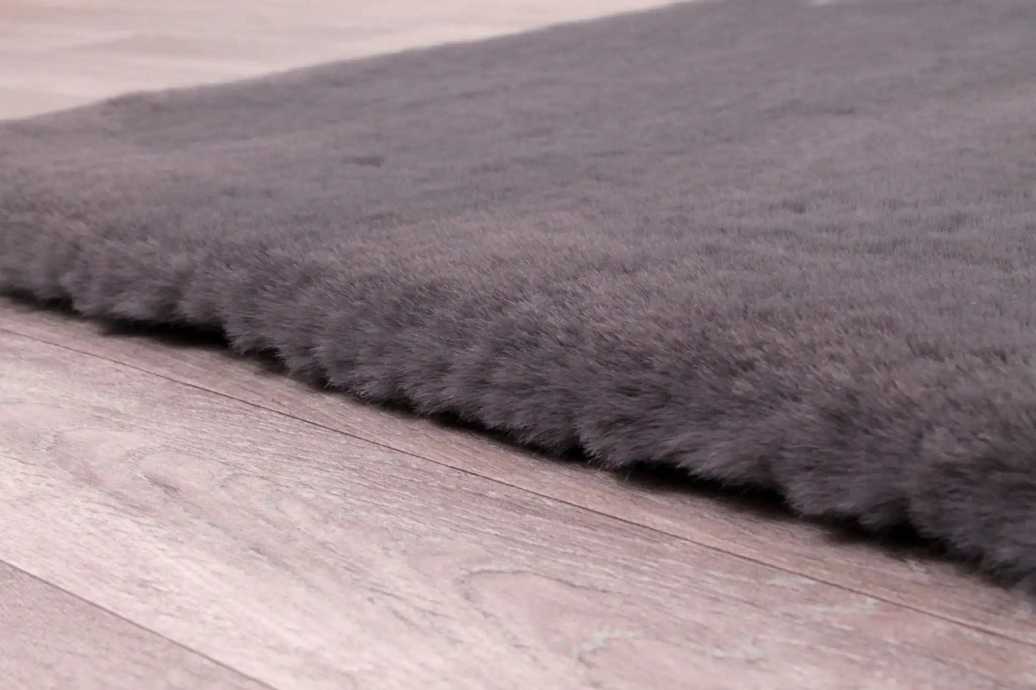 Luxe Faux Fur Charcoal Rug - Image 4