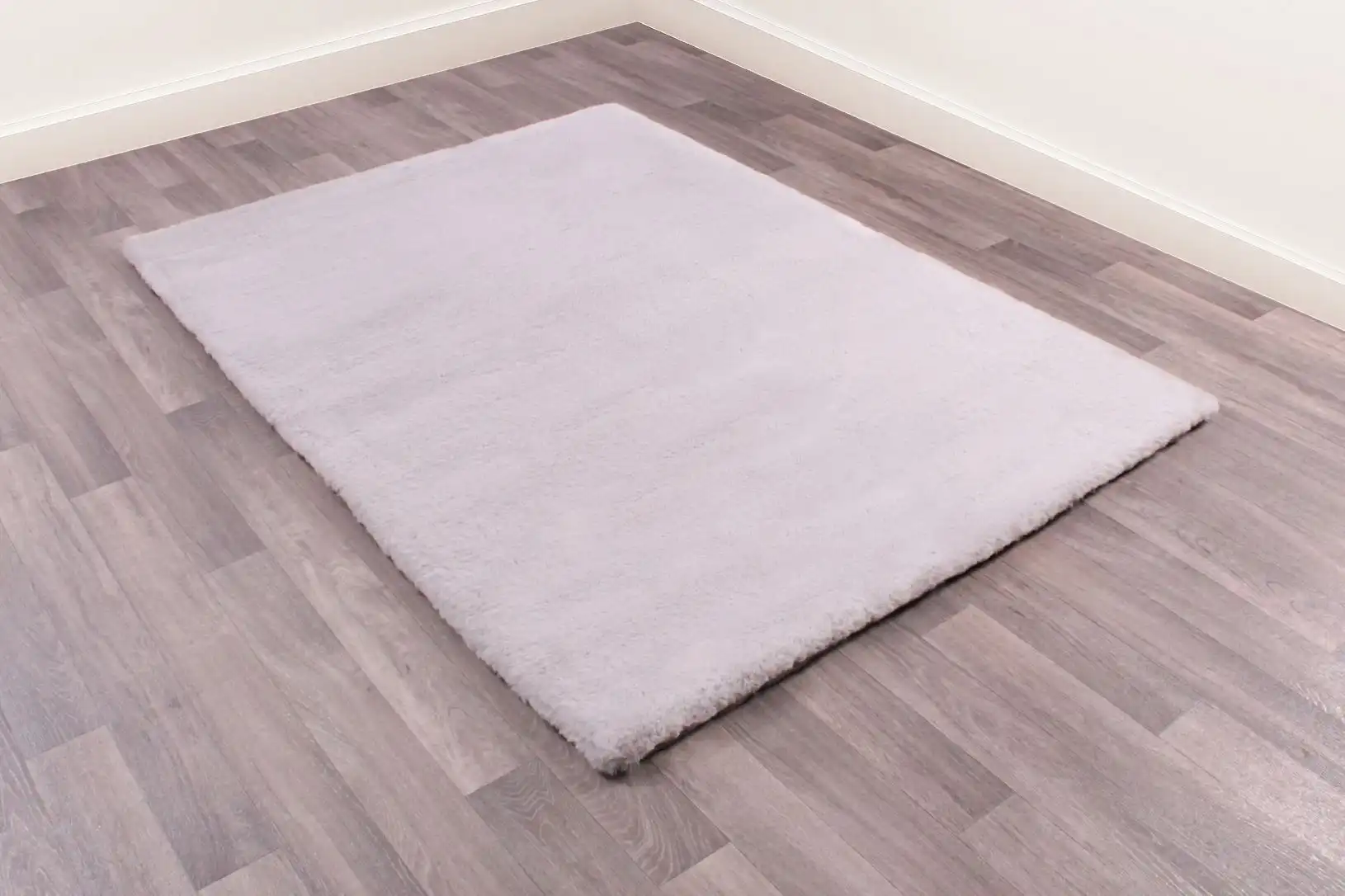 Luxe Faux Fur Silver Rug - Image 5