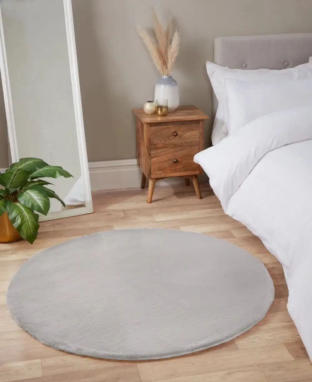 Luxe Faux Fur Silver Rug - Image 6