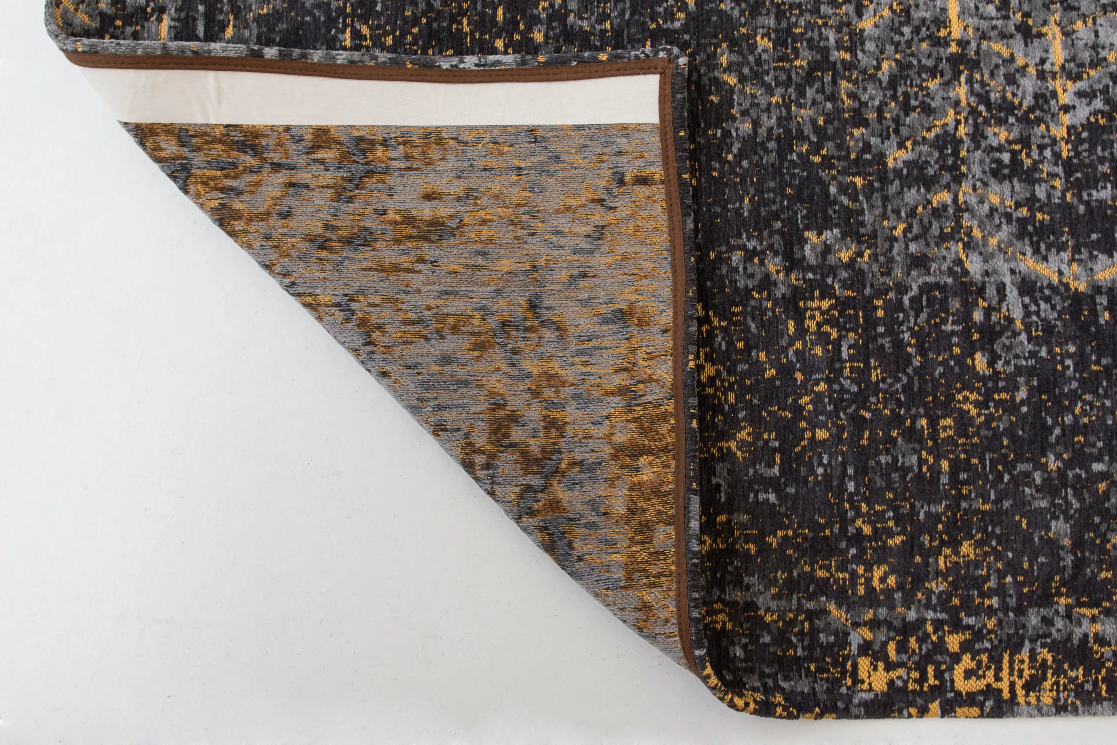 Mad Men 8422 Broadway Glitter Outdoor IndoorWashable Rug - Image 3