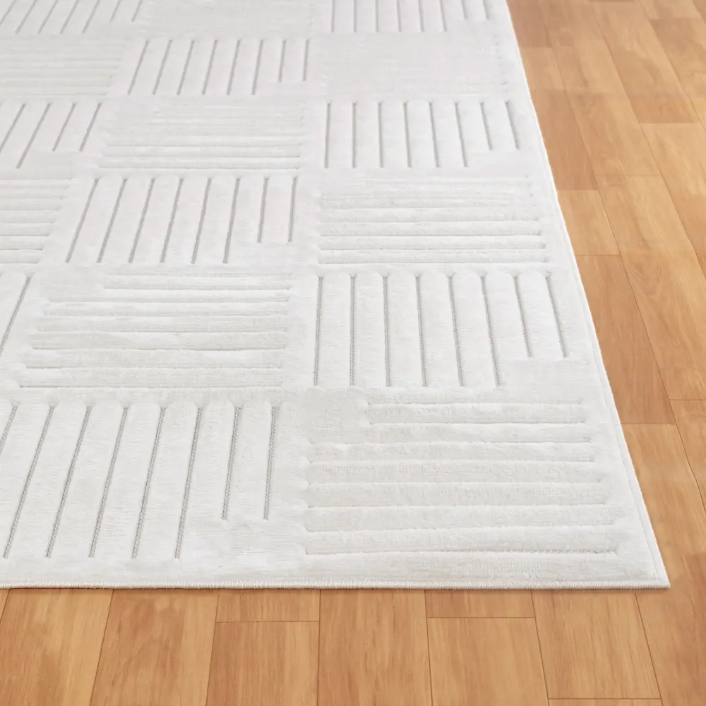 Midori In- & Outdoor 3D High & Low Pile Textured White Rug - Image 3