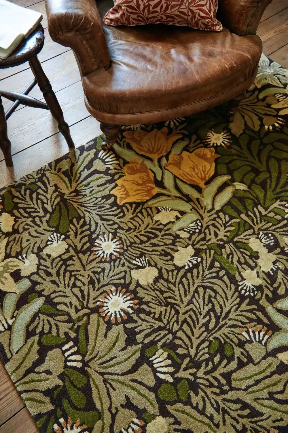 Morris & Co Bower Twining Vine Green 128207 Rug - Image 3