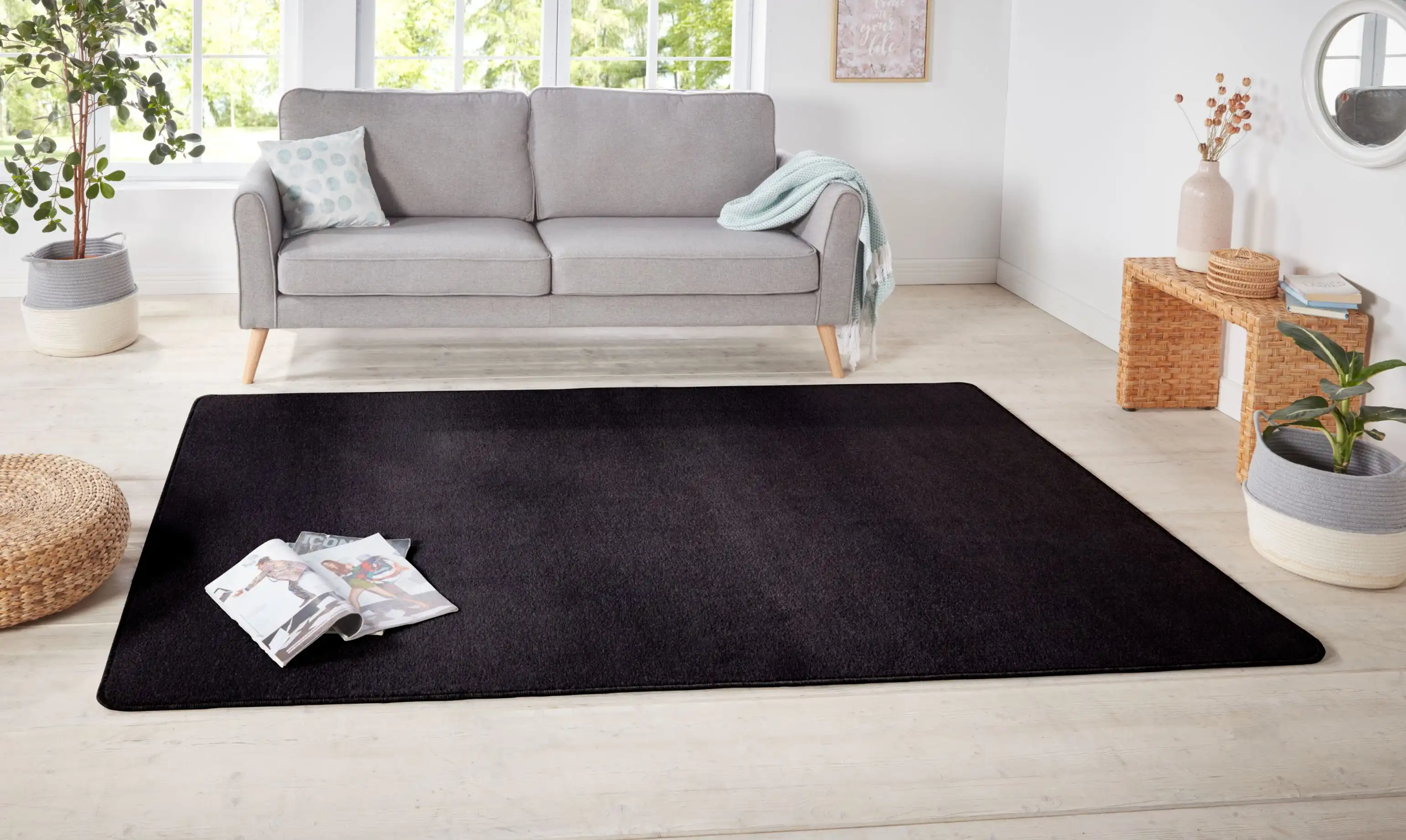 Nasty 102055 Black Rug