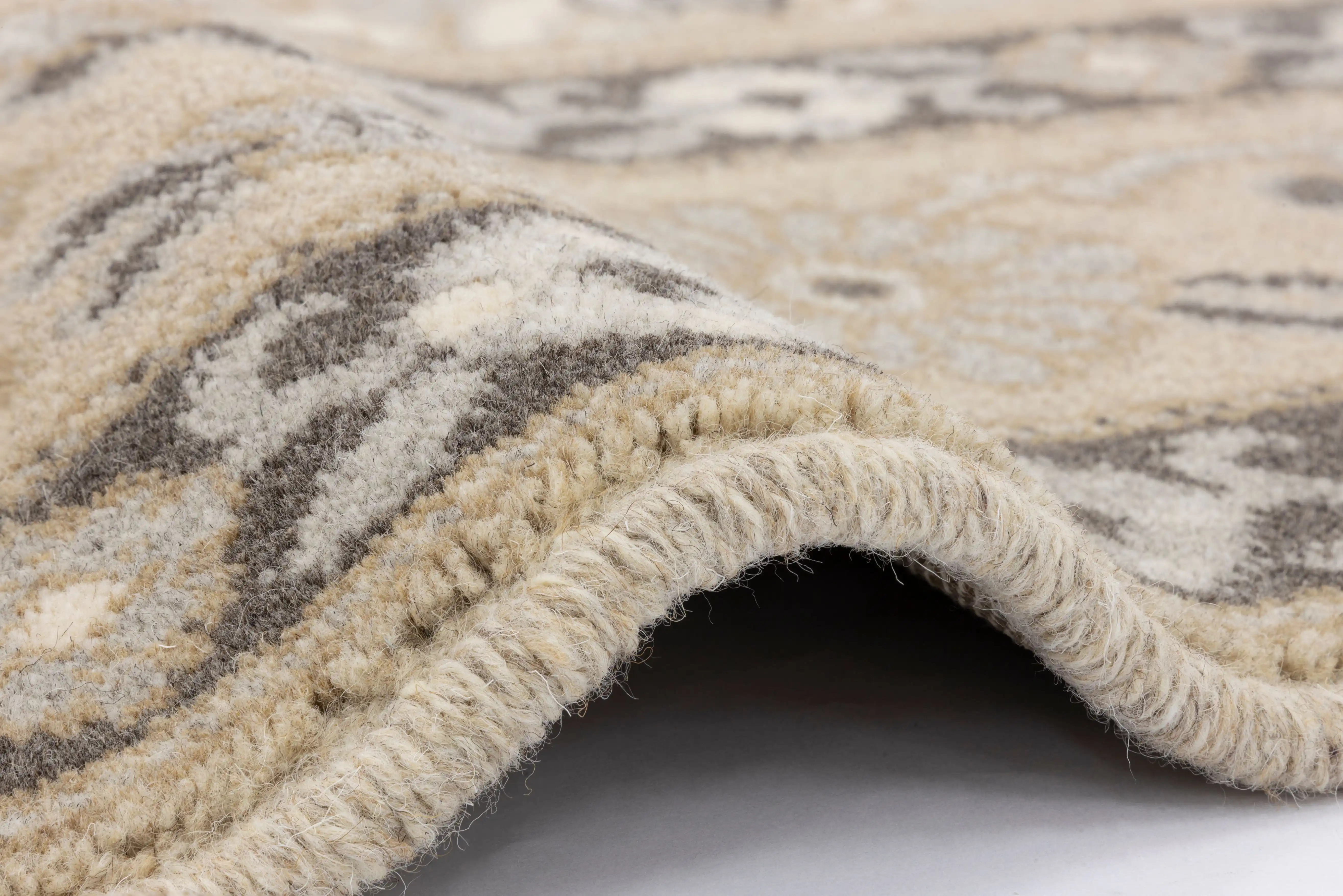 Natural Wool Tempo Alofi Grey Rug - Image 3