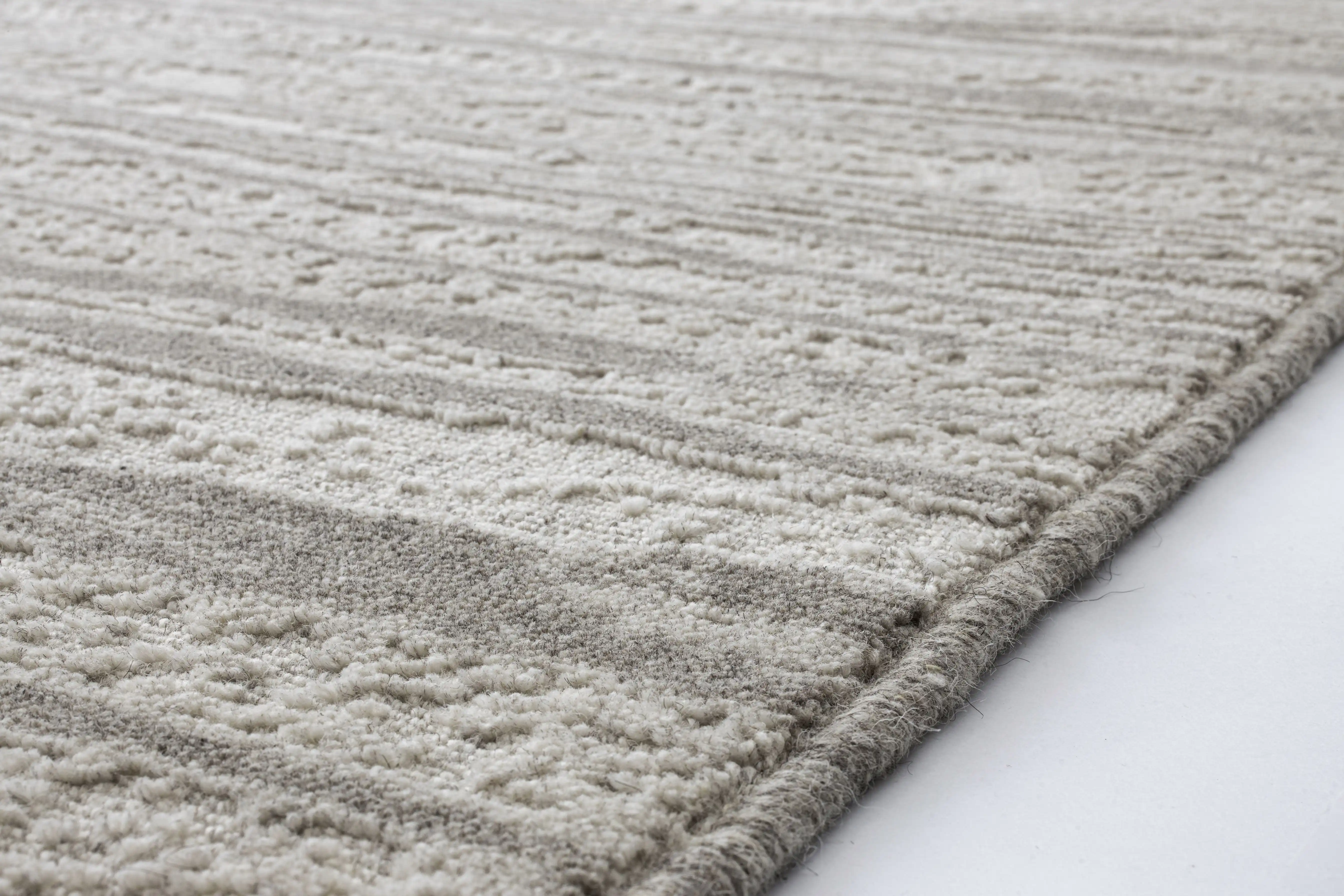 Noble Tejat Light Grey Rug - Image 3