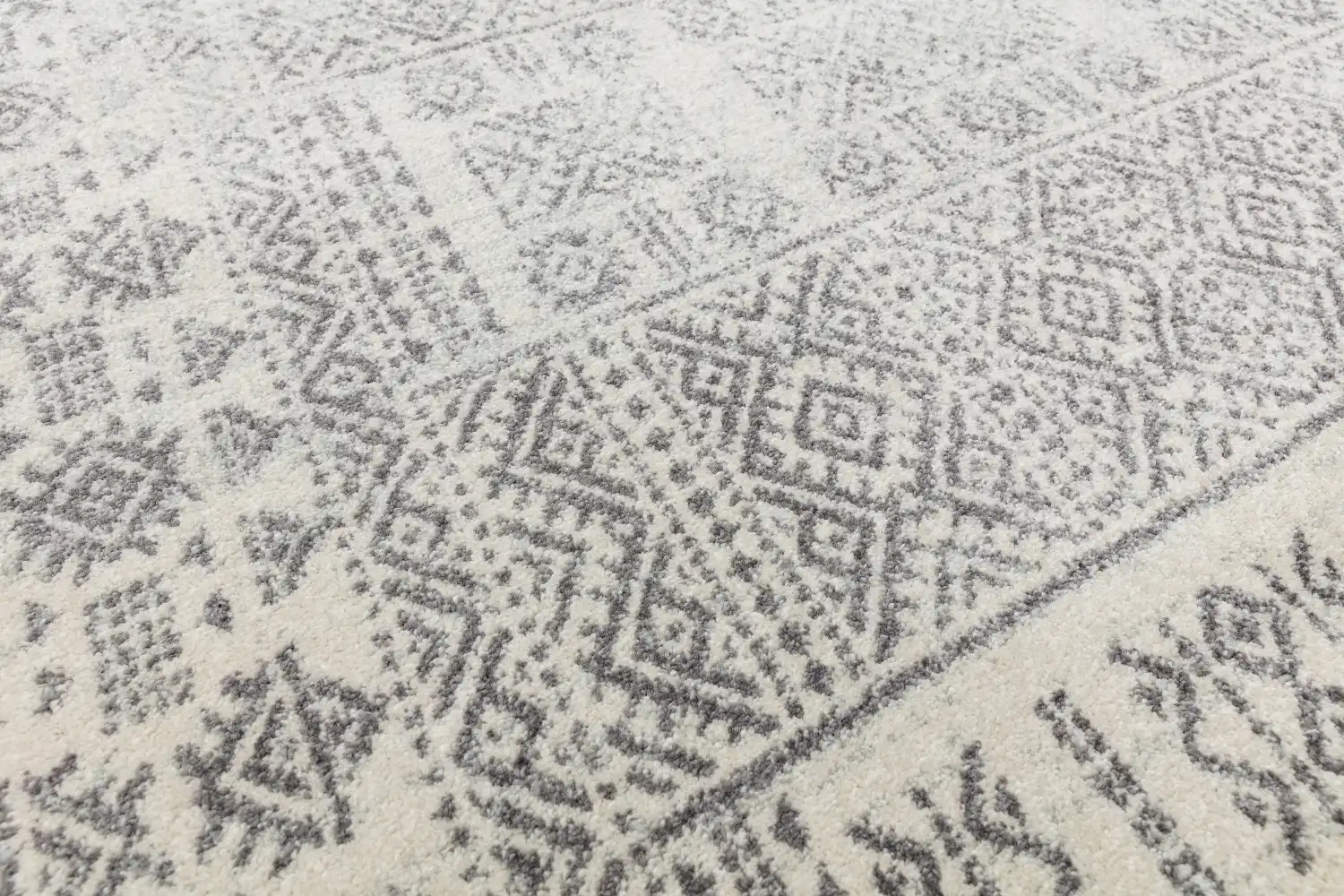 Nova NV33 Tribal Grey Rug - Image 3