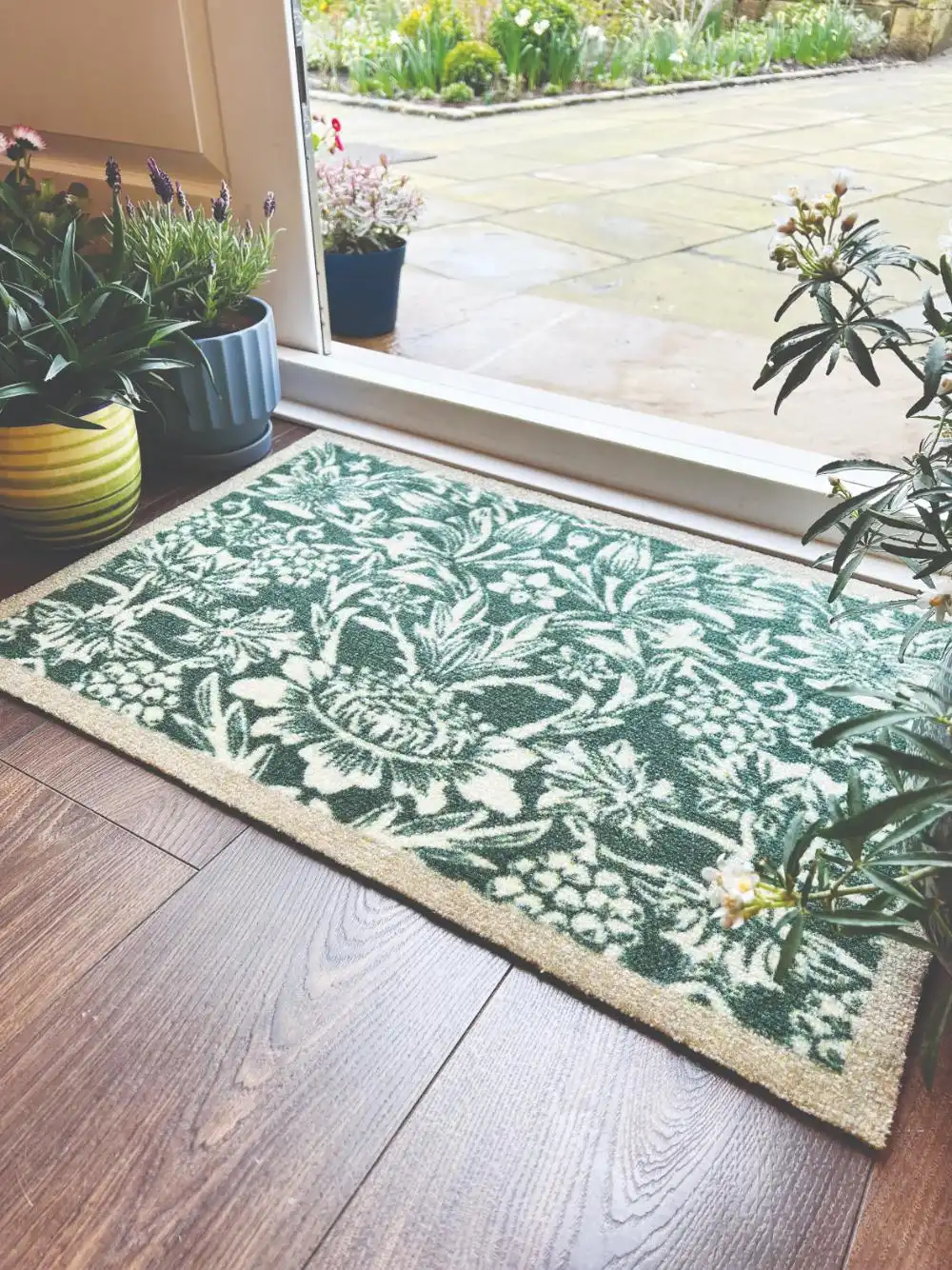 Nylon Indoor Heritage Green Rug - Image 3