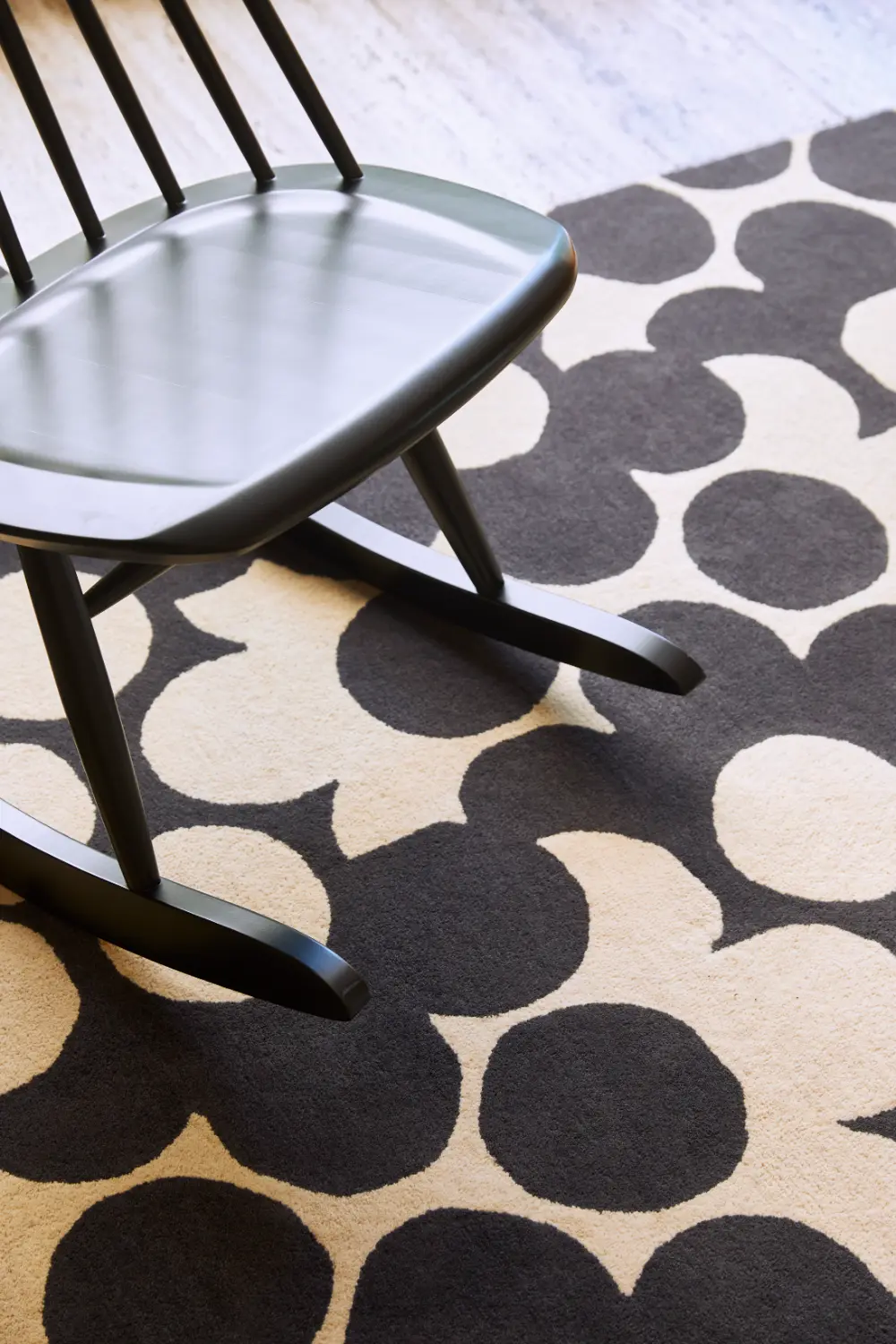 Orla Kiely Puzzle Flower Slate 060905 Rug - Image 2