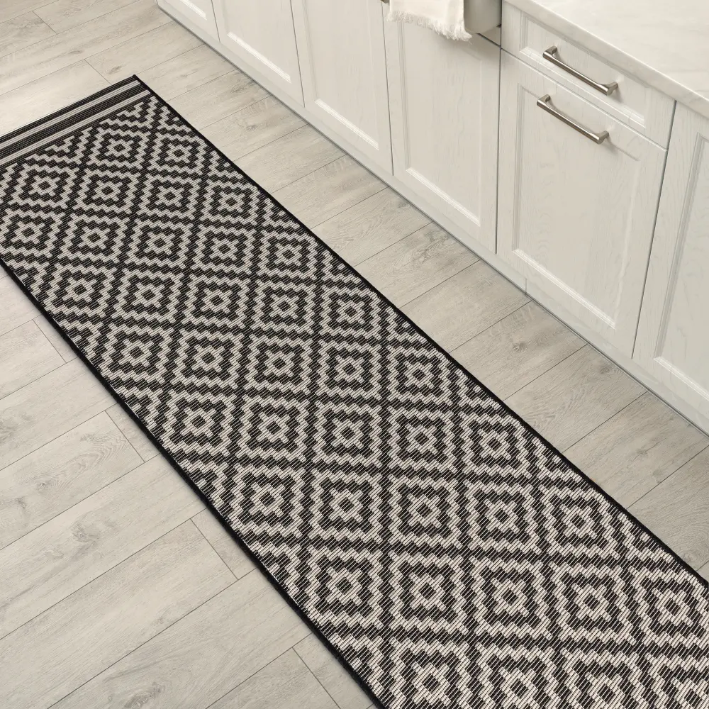 Patio 12 Diamond Mono Rug - Image 4