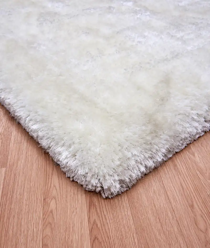 Plush Plush-White Rug - Image 3