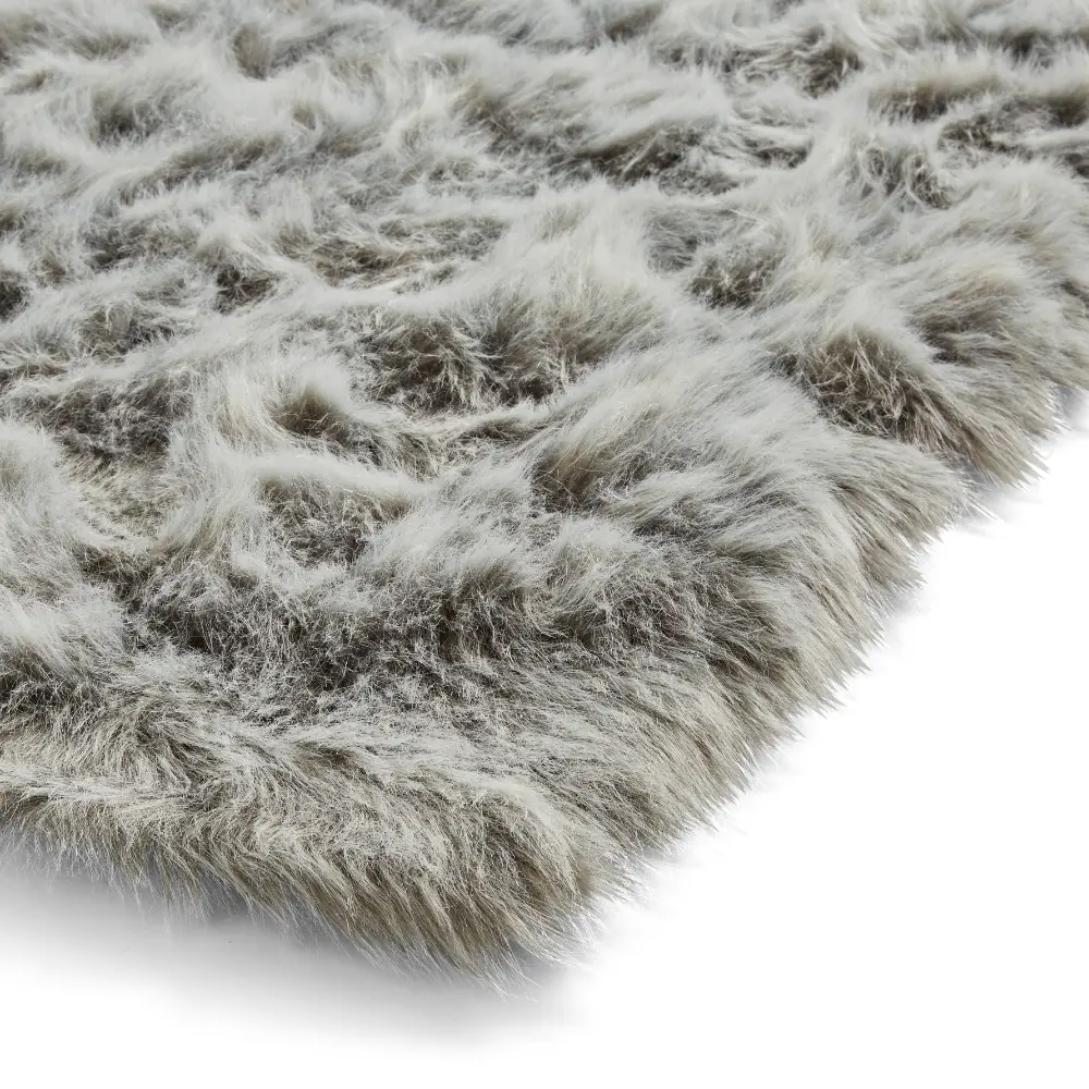Polar Plush Light Grey Soft Shaggy Rug - Image 4