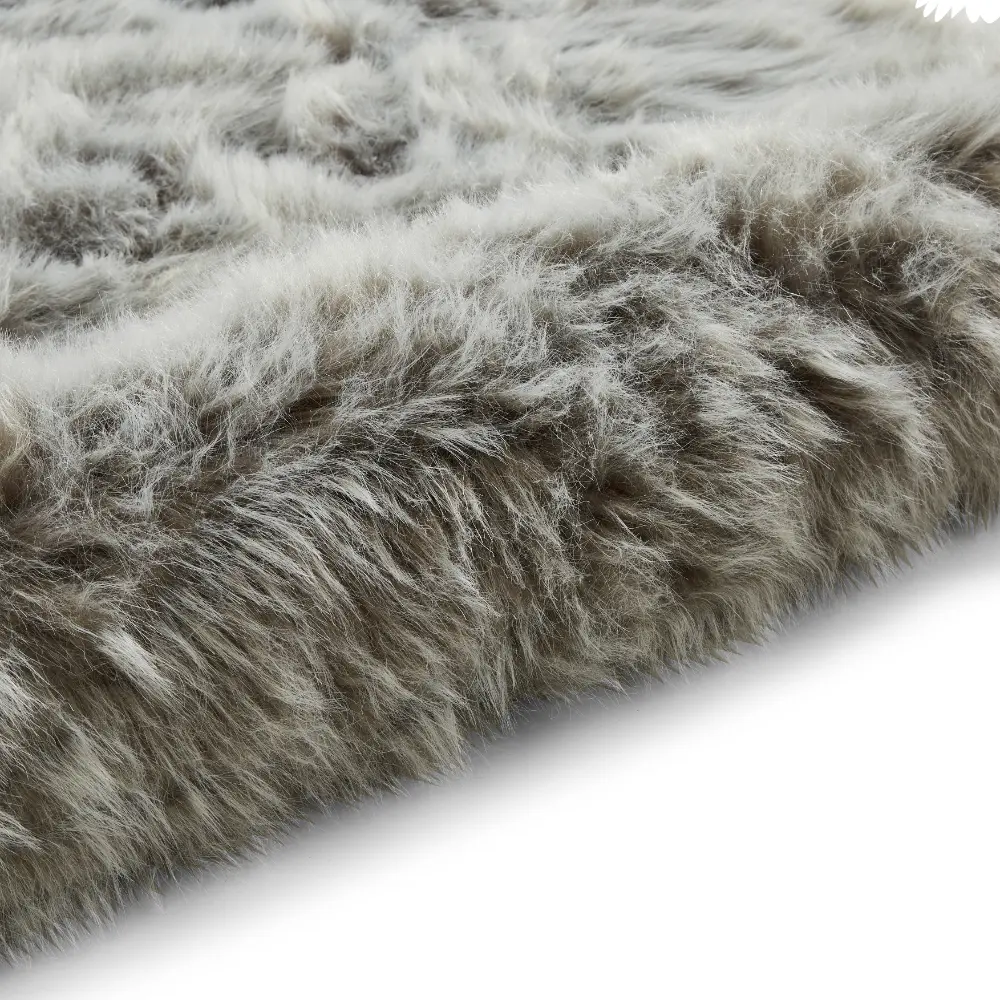 Polar Plush Light Grey Soft Shaggy Rug - Image 6