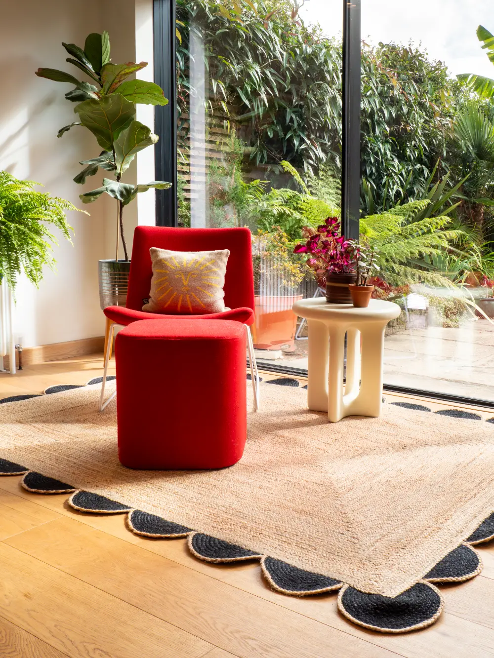 Savannah Jute Scallop Black Natural Rug - Image 2