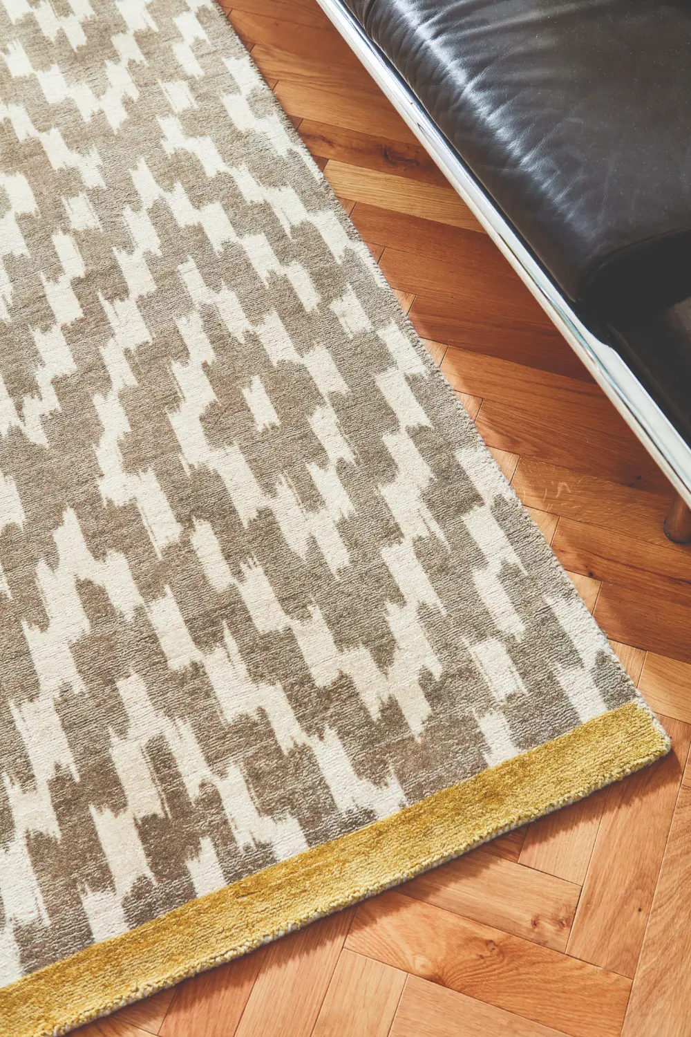 Scion Screen Printed Uteki Slate 023604 Rug - Image 3