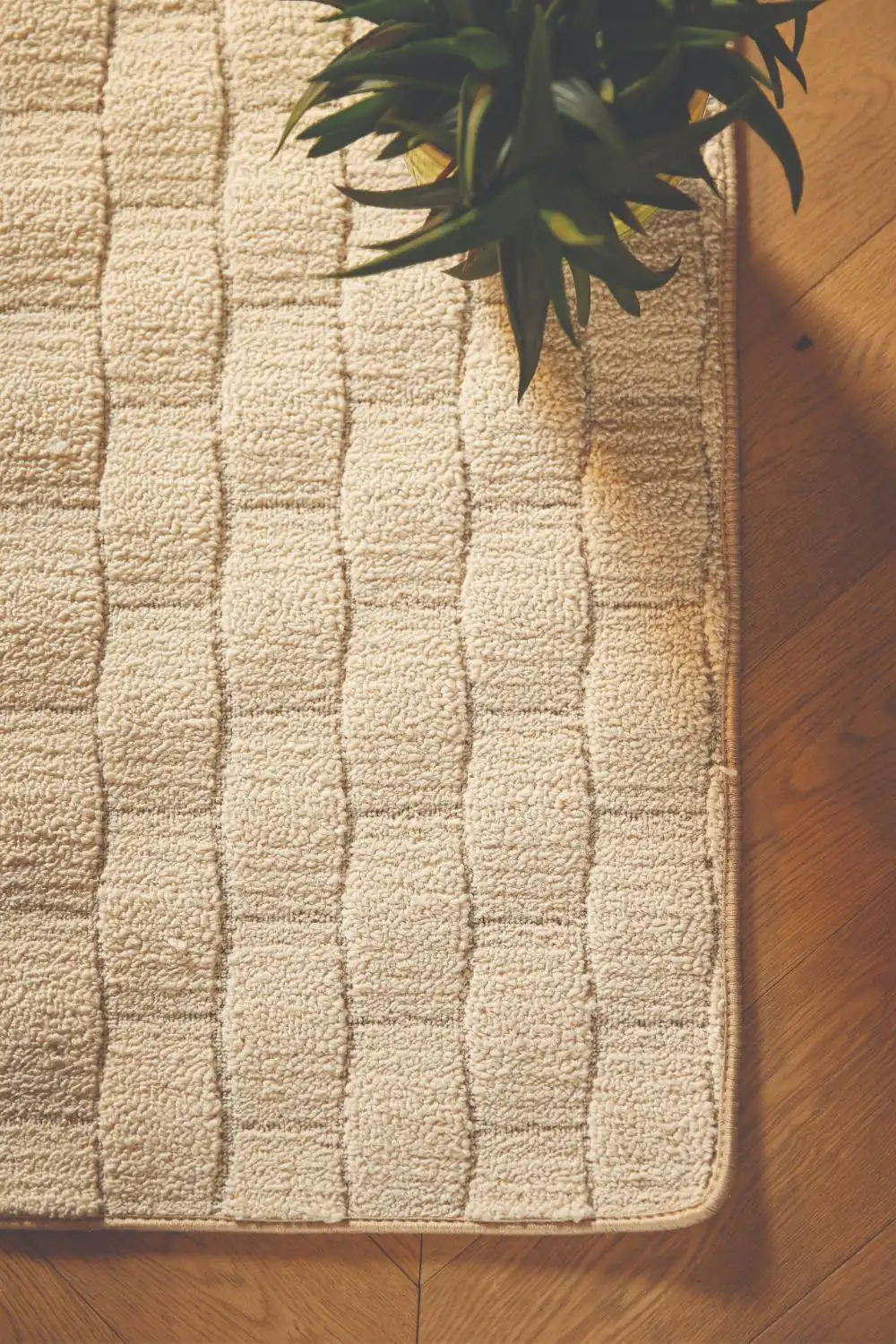 Sculptured Washable Basket Weave Ivory Rug - Image 2