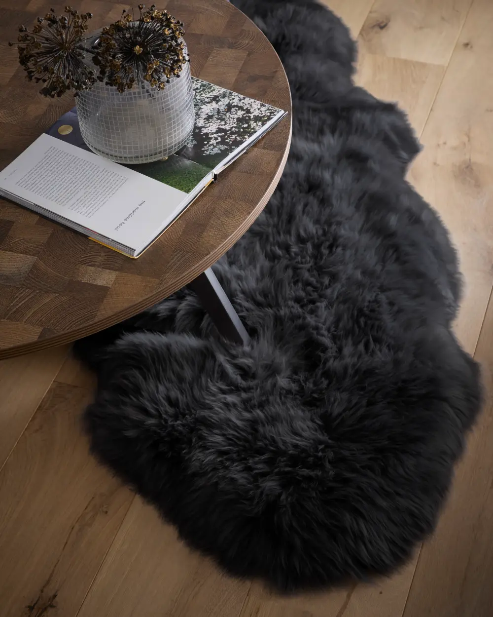 SheepSkins Hug Black Rug