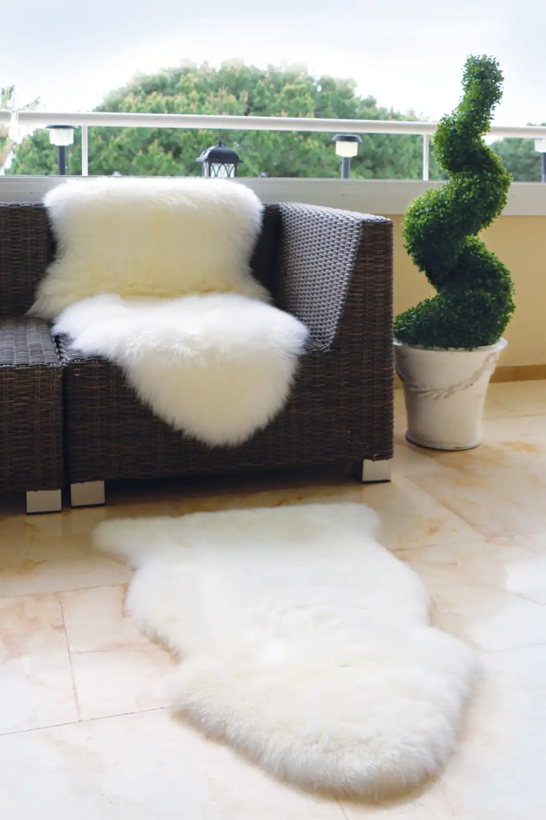 SheepSkins Hug Natural Rug