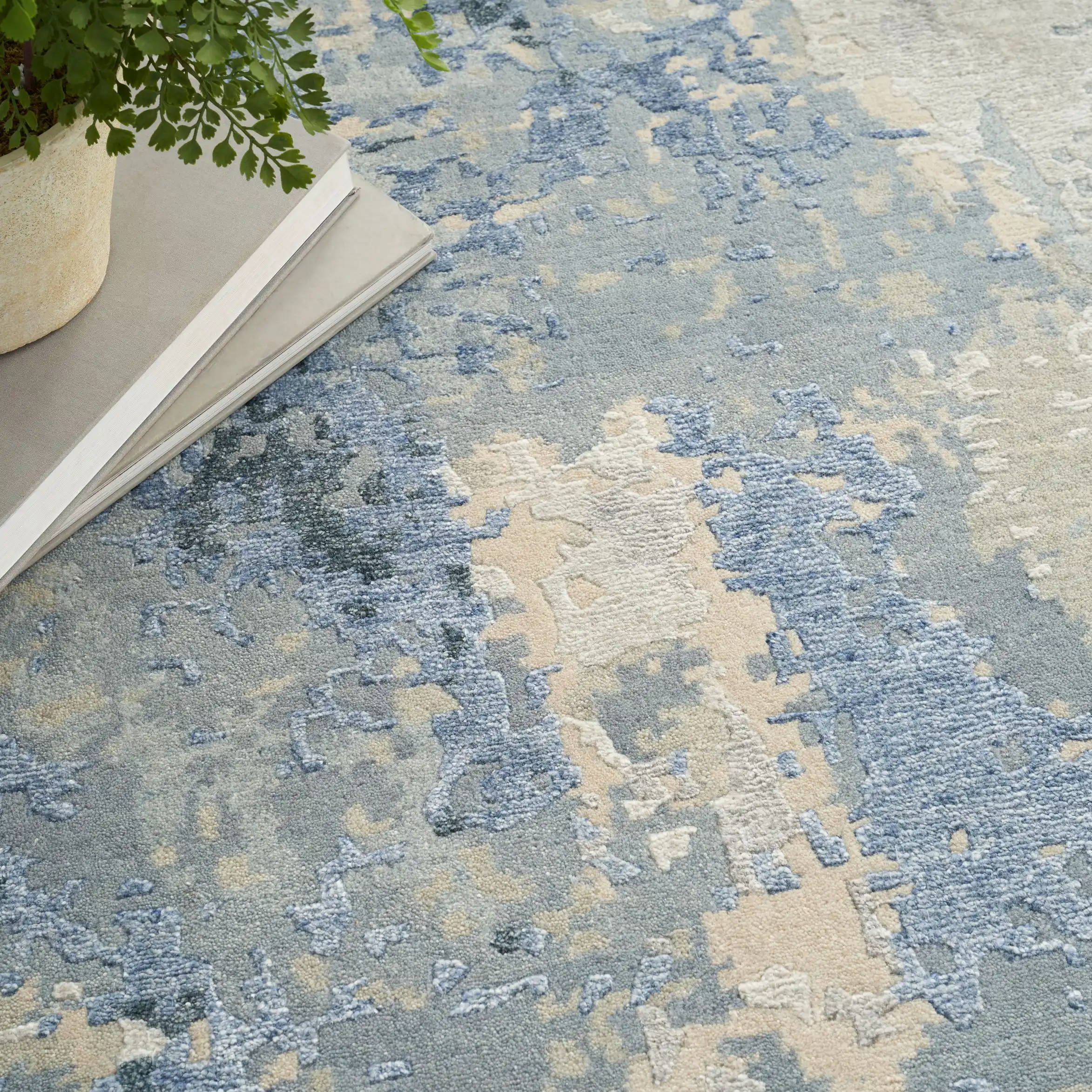 Silk Shadows SHA21 Blue Sky Rug - Image 3